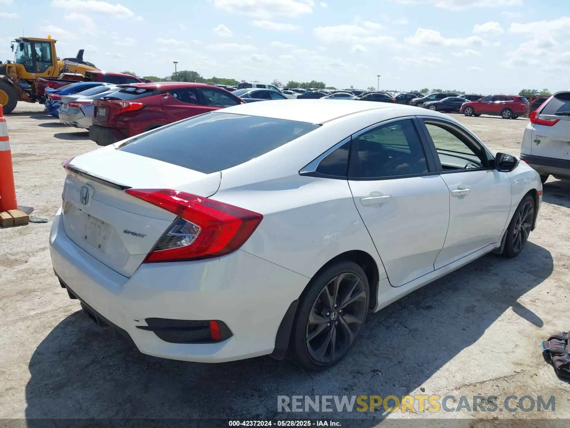 4 Photograph of a damaged car 19XFC2F84LE007443 HONDA CIVIC 2020