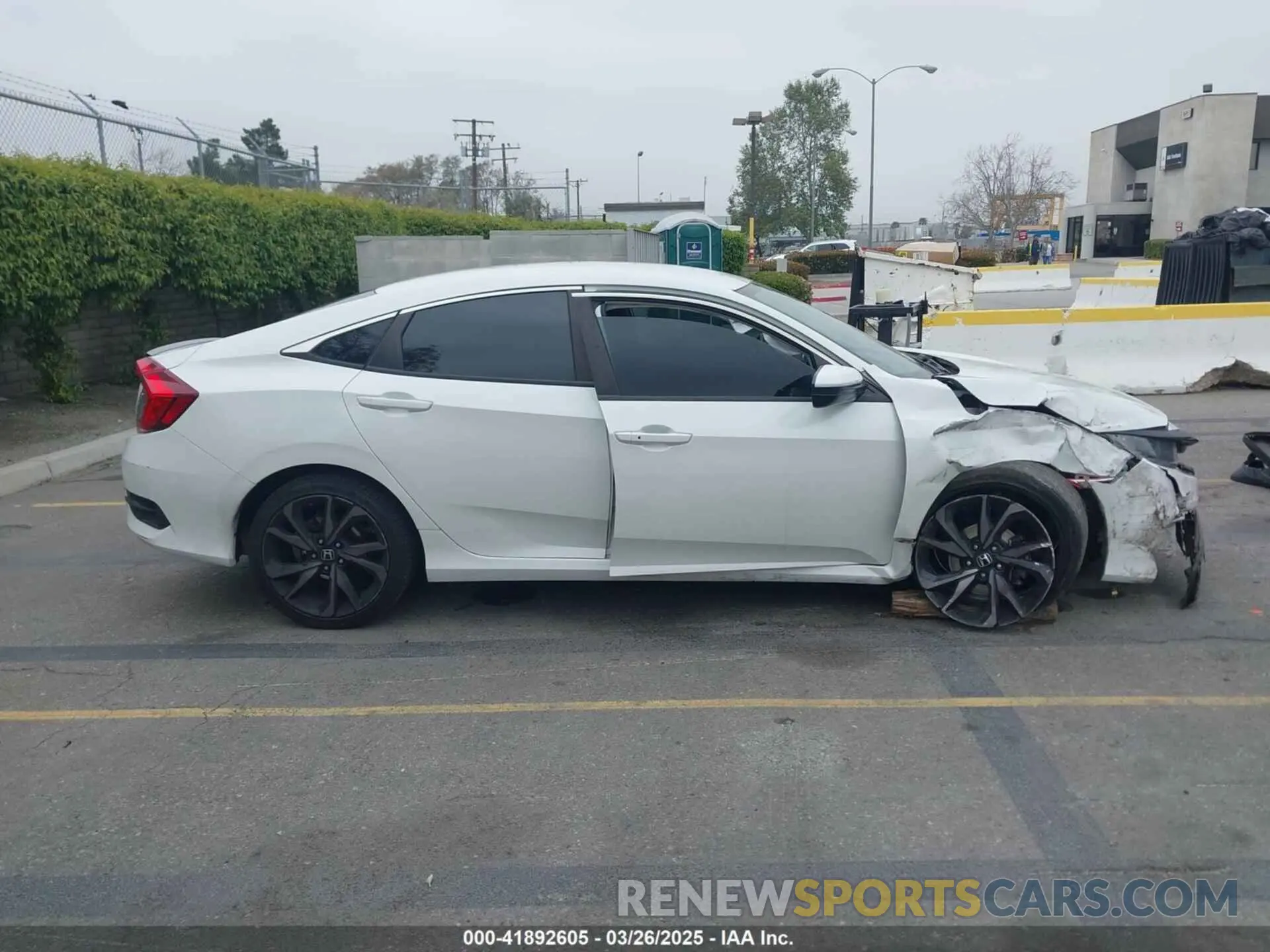13 Photograph of a damaged car 19XFC2F84LE209361 HONDA CIVIC 2020