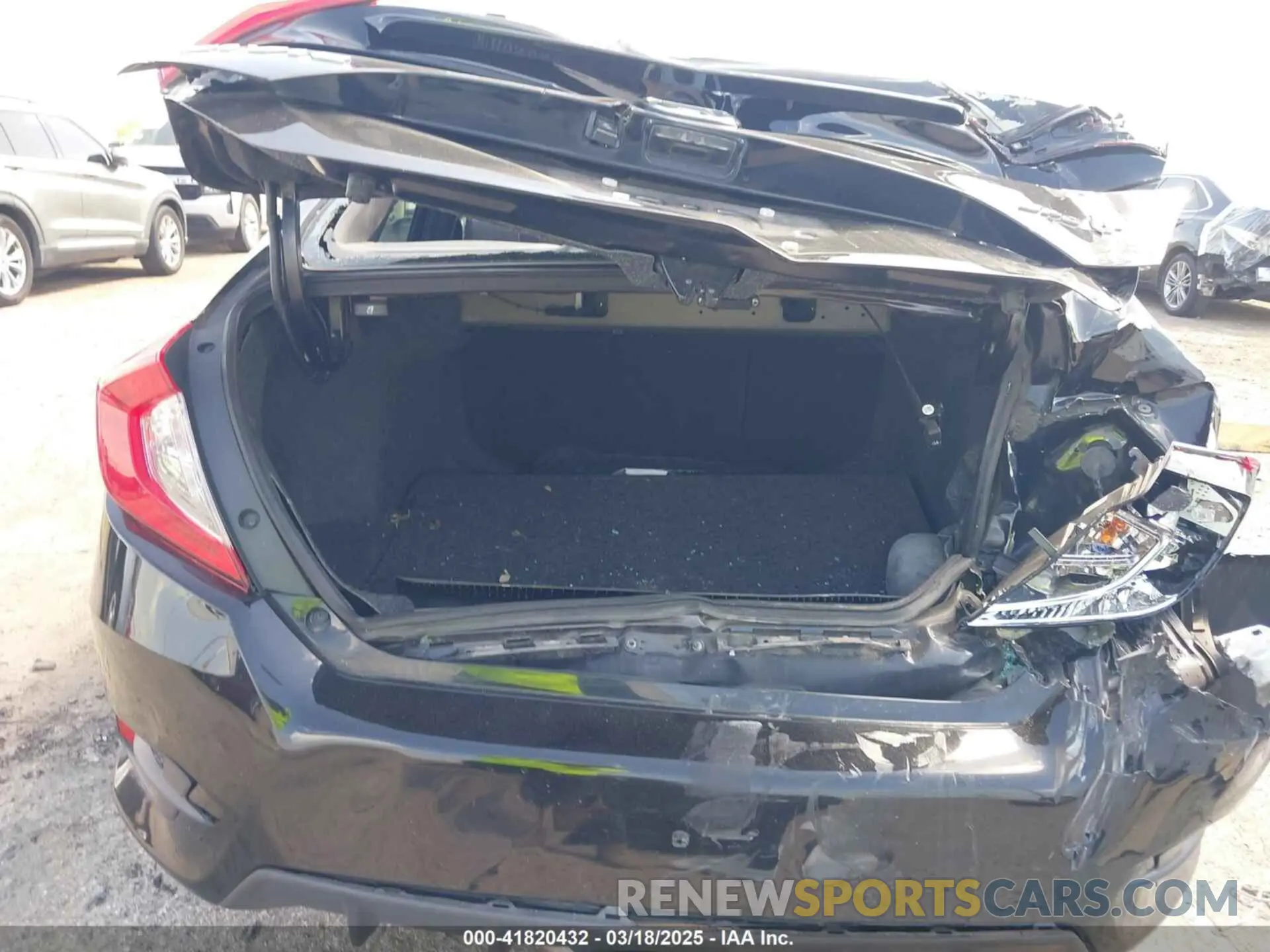 17 Photograph of a damaged car 19XFC2F85LE020492 HONDA CIVIC 2020