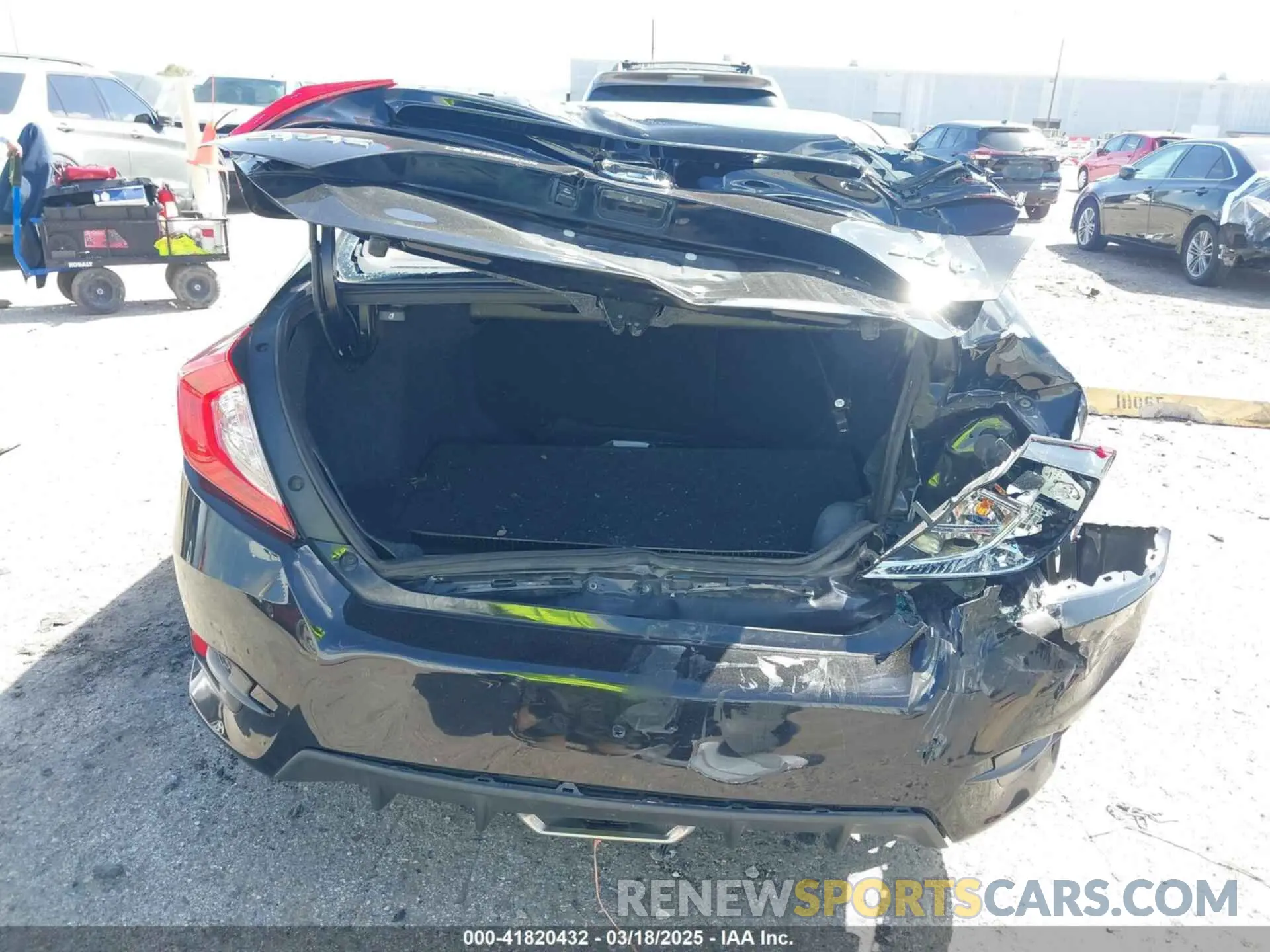 18 Photograph of a damaged car 19XFC2F85LE020492 HONDA CIVIC 2020