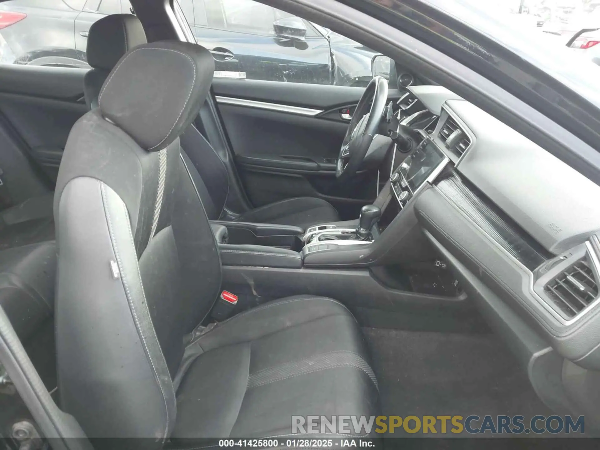 5 Photograph of a damaged car 19XFC2F86LE207417 HONDA CIVIC 2020