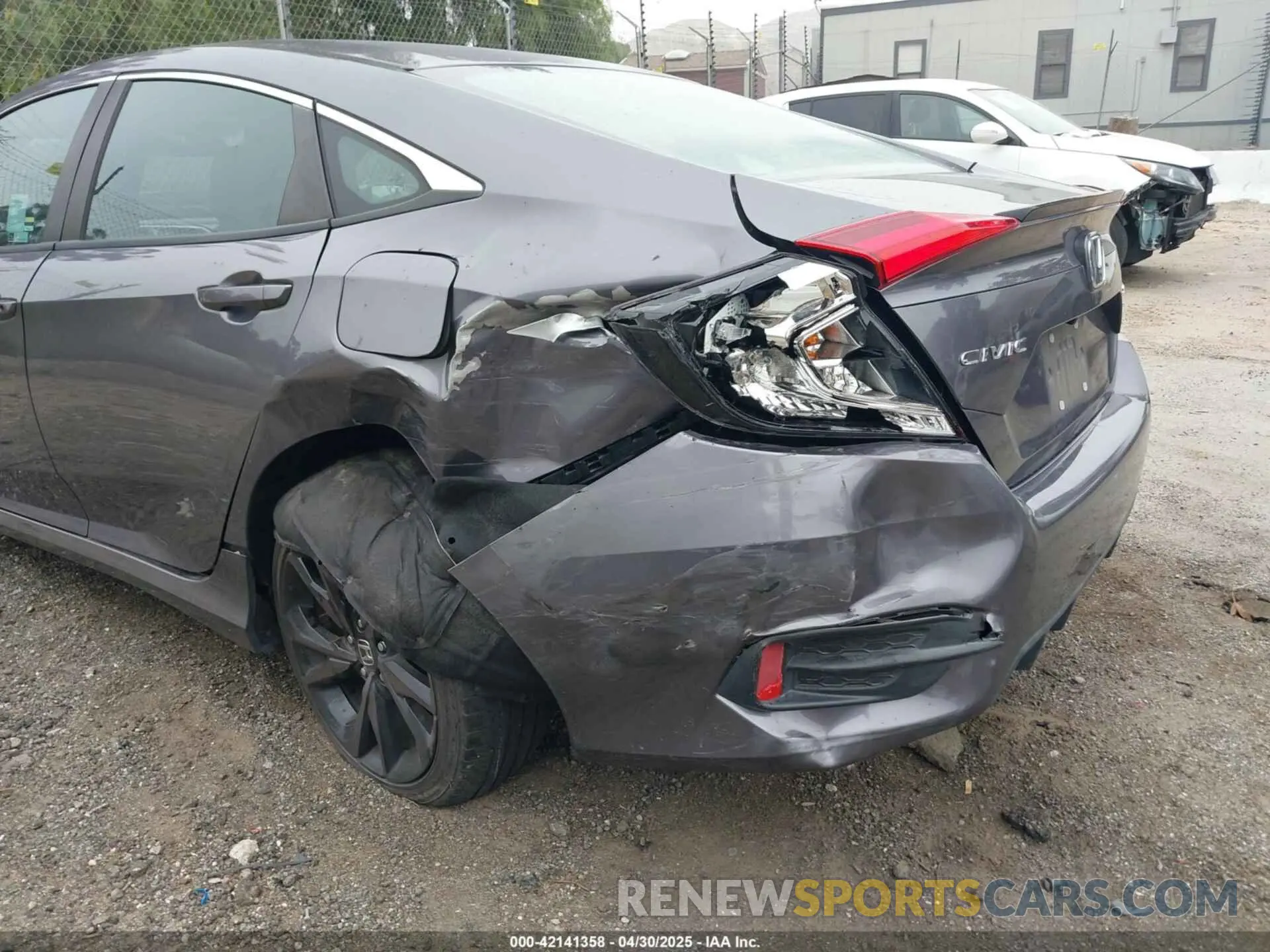 18 Photograph of a damaged car 19XFC2F86LE214660 HONDA CIVIC 2020