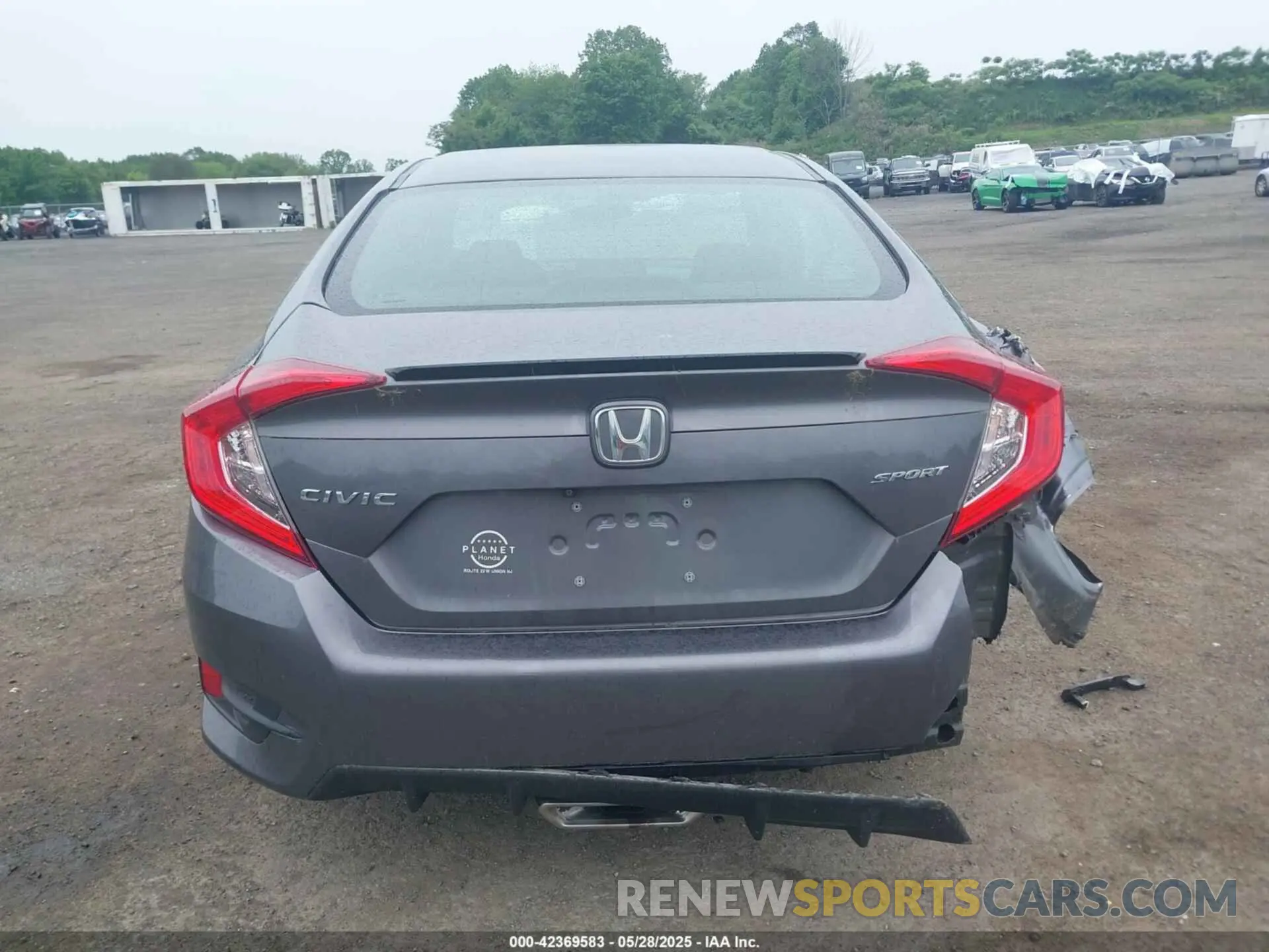 16 Photograph of a damaged car 19XFC2F88LE213607 HONDA CIVIC 2020