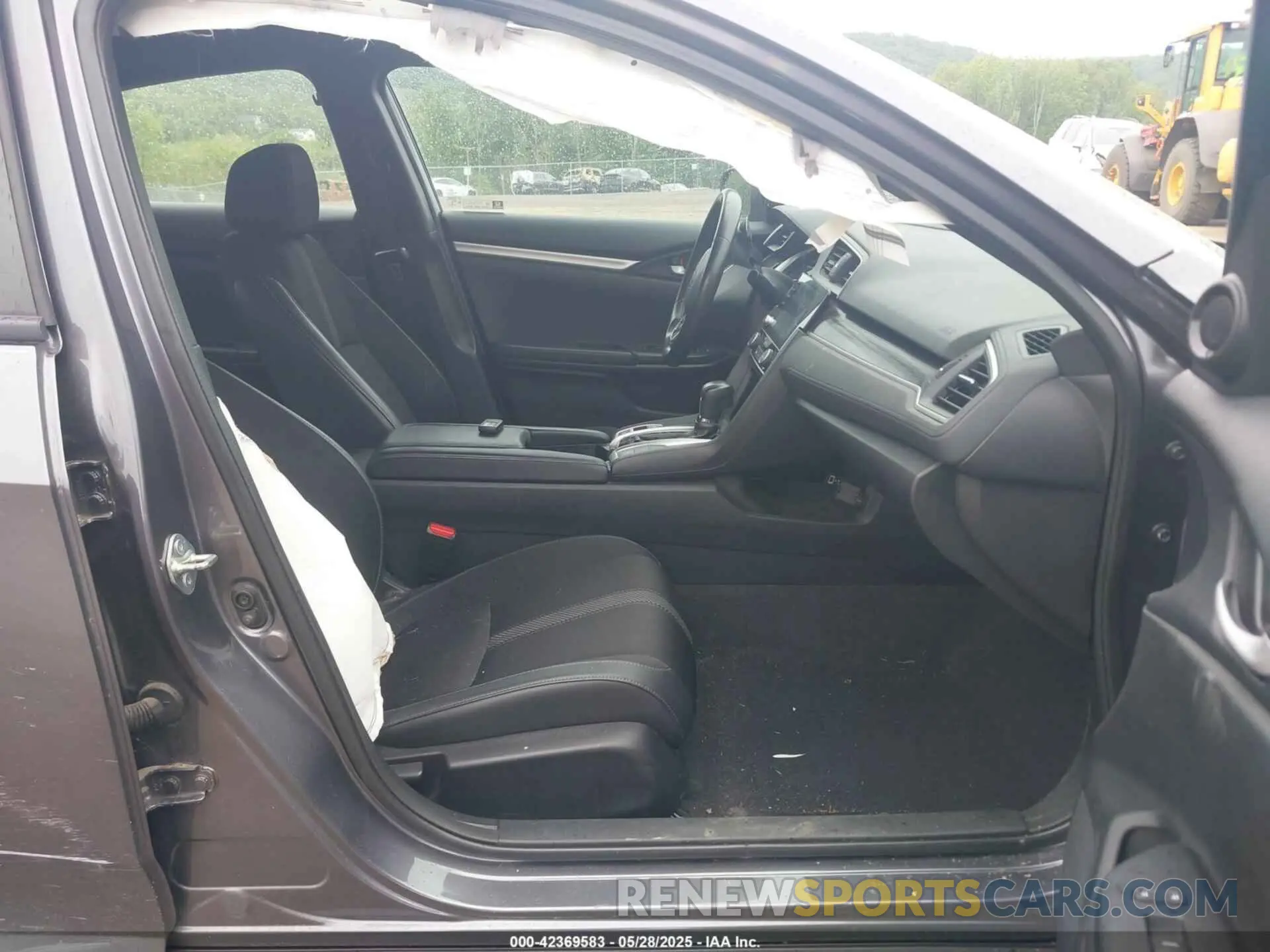 5 Photograph of a damaged car 19XFC2F88LE213607 HONDA CIVIC 2020