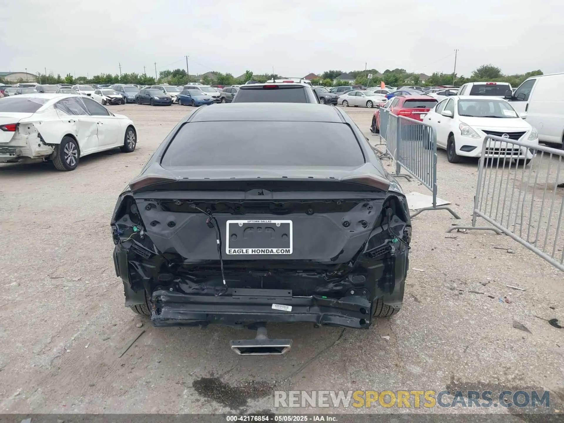 17 Photograph of a damaged car 19XFC2F89LE004635 HONDA CIVIC 2020