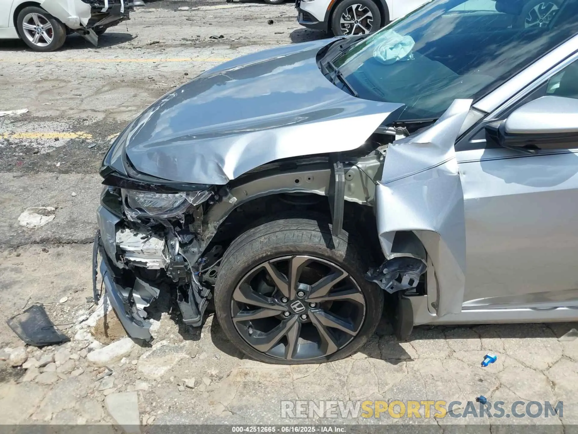 6 Photograph of a damaged car 19XFC2F89LE010032 HONDA CIVIC 2020