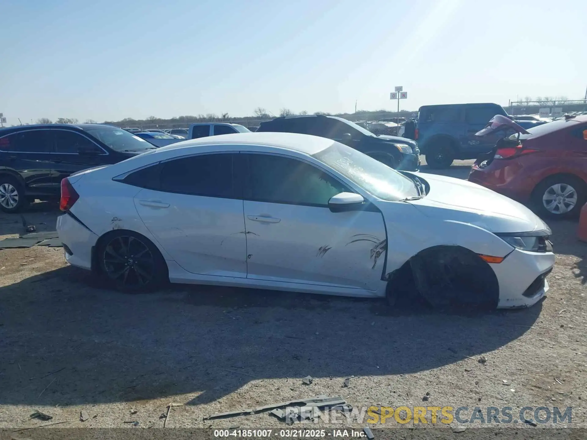 13 Photograph of a damaged car 19XFC2F8XLE016325 HONDA CIVIC 2020