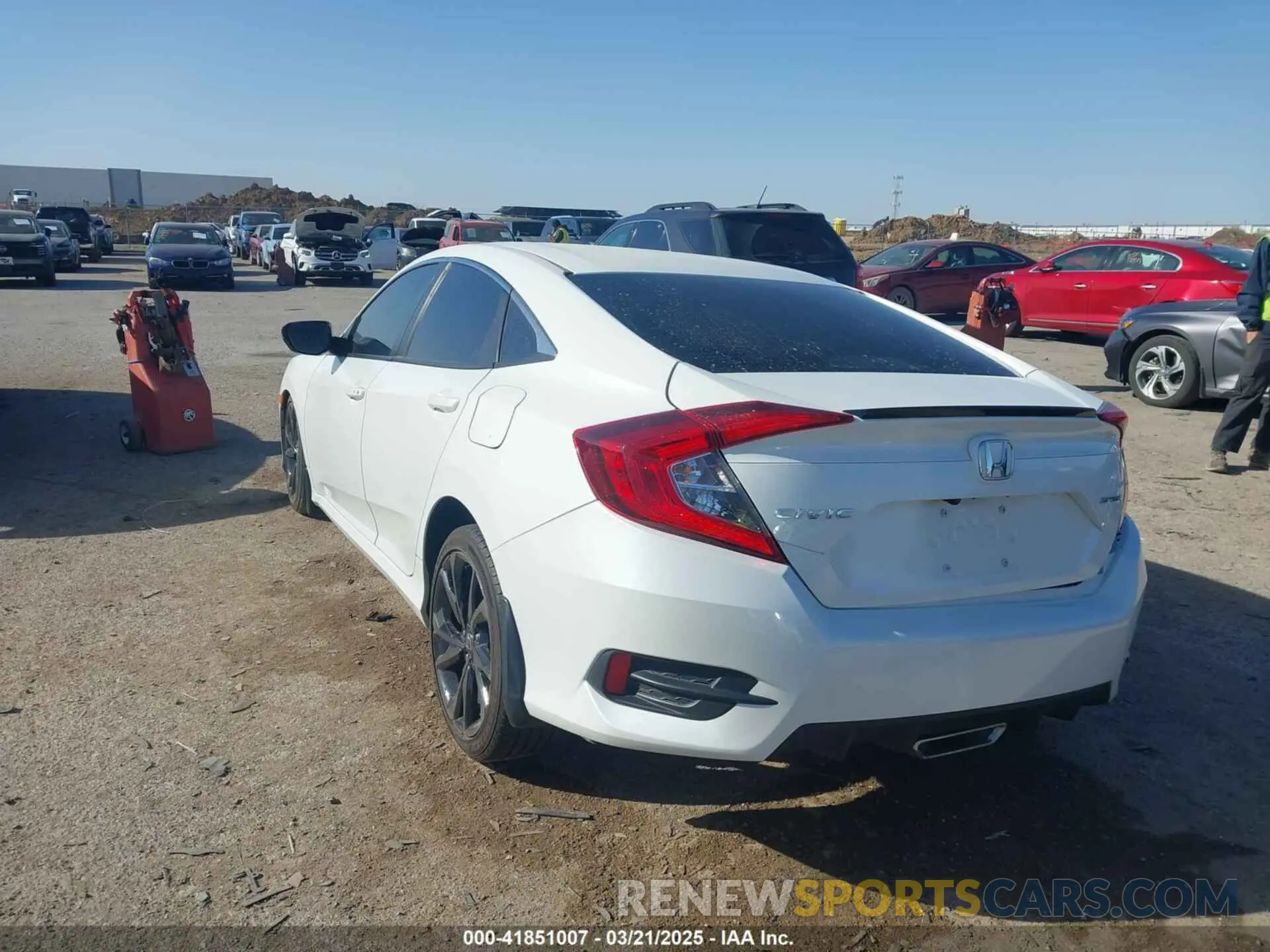3 Photograph of a damaged car 19XFC2F8XLE016325 HONDA CIVIC 2020
