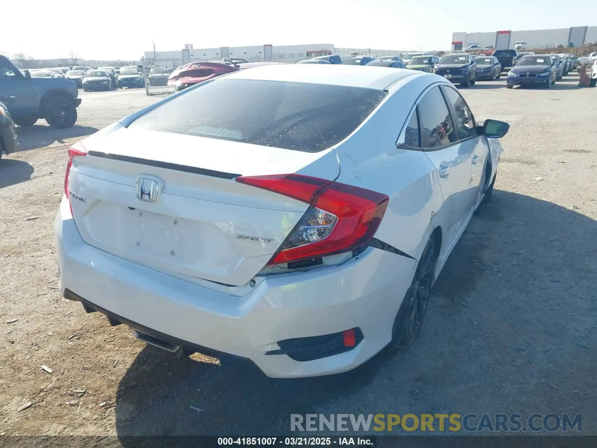 4 Photograph of a damaged car 19XFC2F8XLE016325 HONDA CIVIC 2020