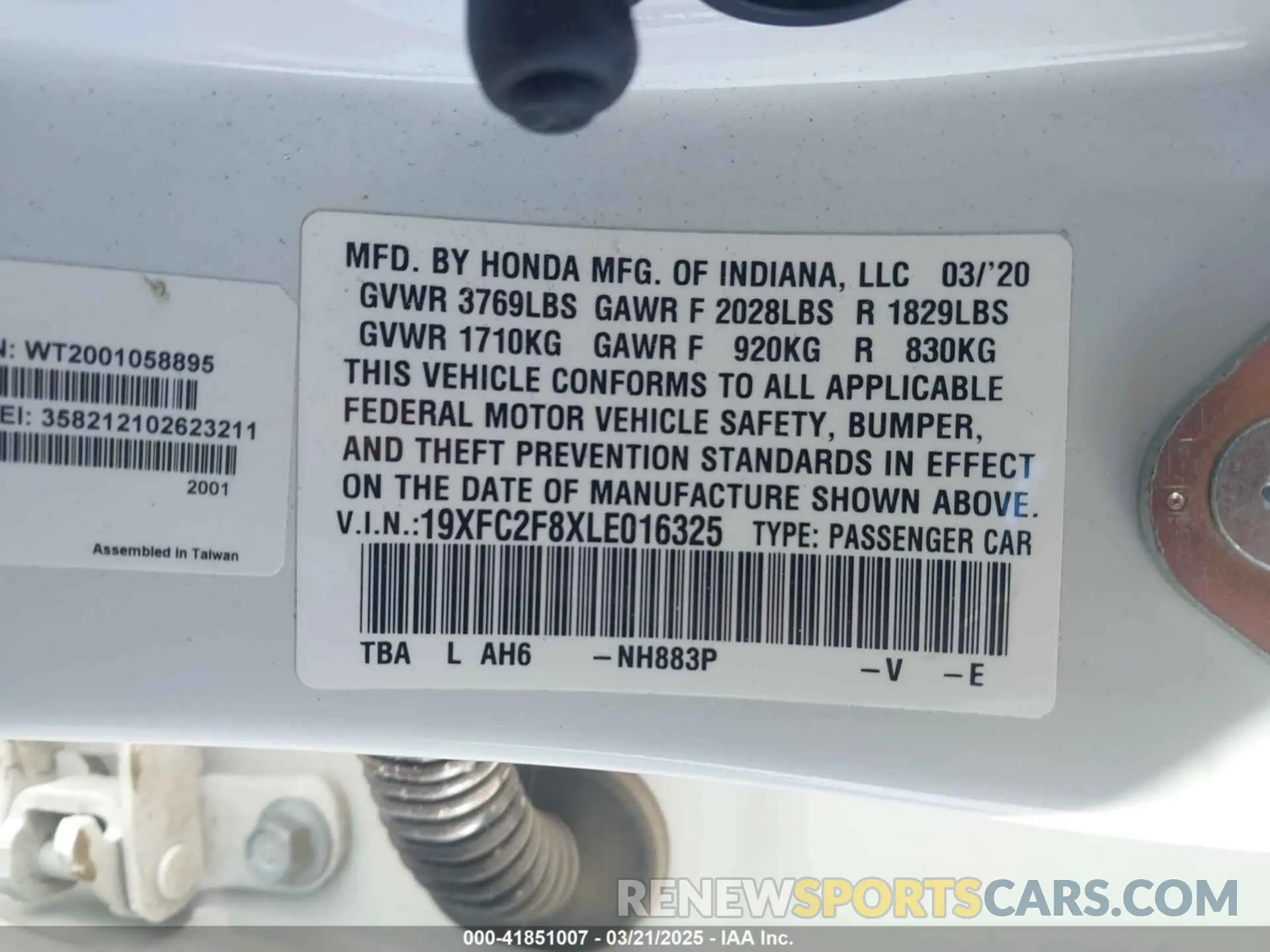 9 Photograph of a damaged car 19XFC2F8XLE016325 HONDA CIVIC 2020