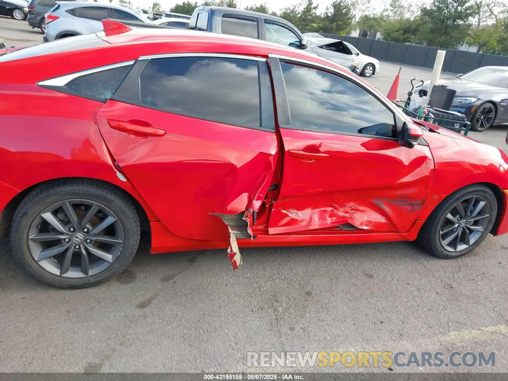 18 Photograph of a damaged car 2HGFC1F31LH682168 HONDA CIVIC 2020