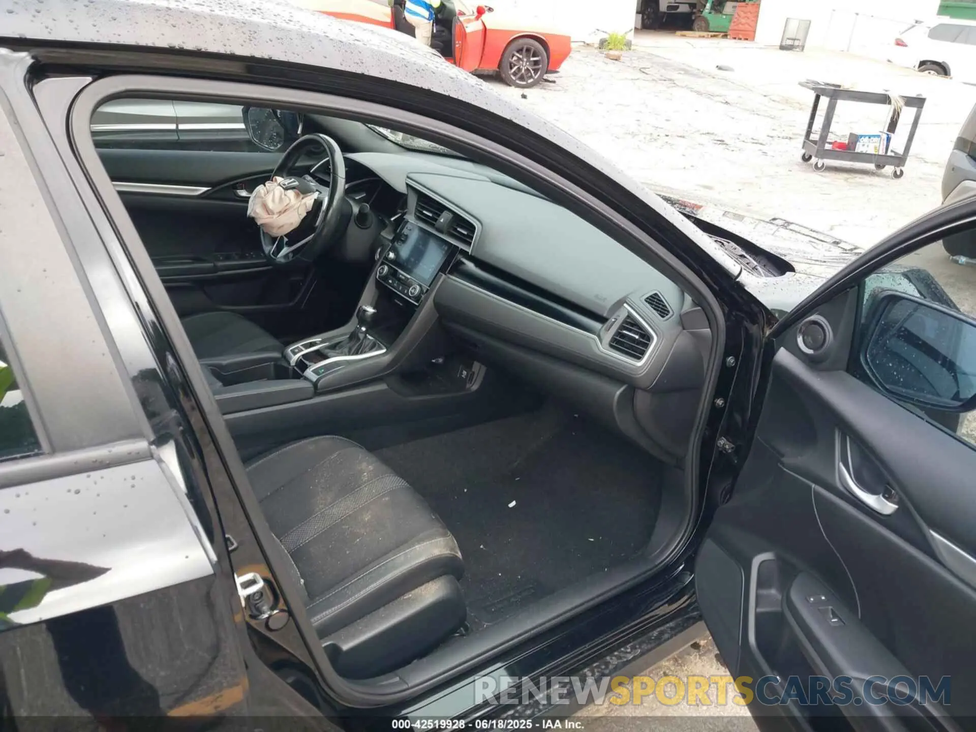 5 Photograph of a damaged car 2HGFC2E84LH535961 HONDA CIVIC 2020