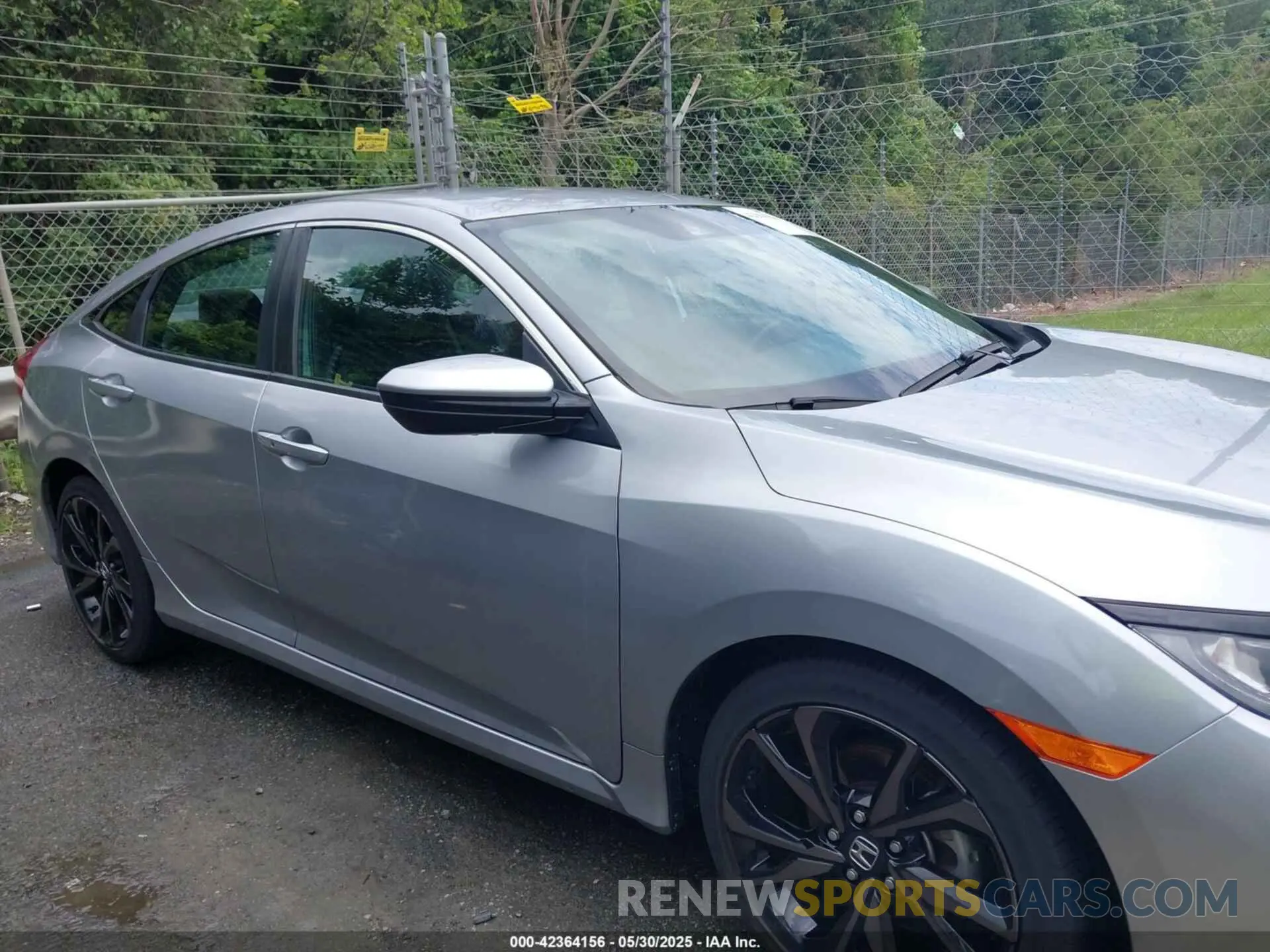 13 Photograph of a damaged car 2HGFC2E89LH559057 HONDA CIVIC 2020