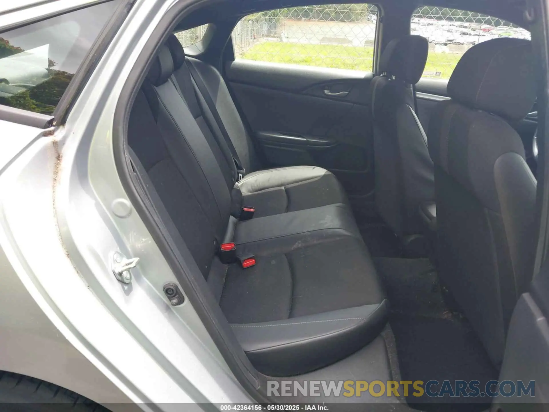 8 Photograph of a damaged car 2HGFC2E89LH559057 HONDA CIVIC 2020