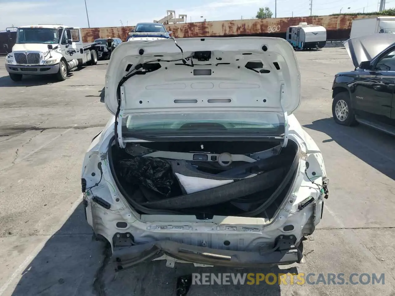 6 Photograph of a damaged car 2HGFC2F60LH547621 HONDA CIVIC 2020