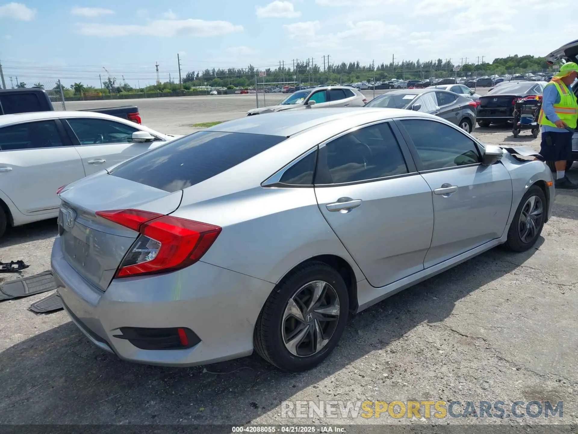 4 Photograph of a damaged car 2HGFC2F60LH565181 HONDA CIVIC 2020