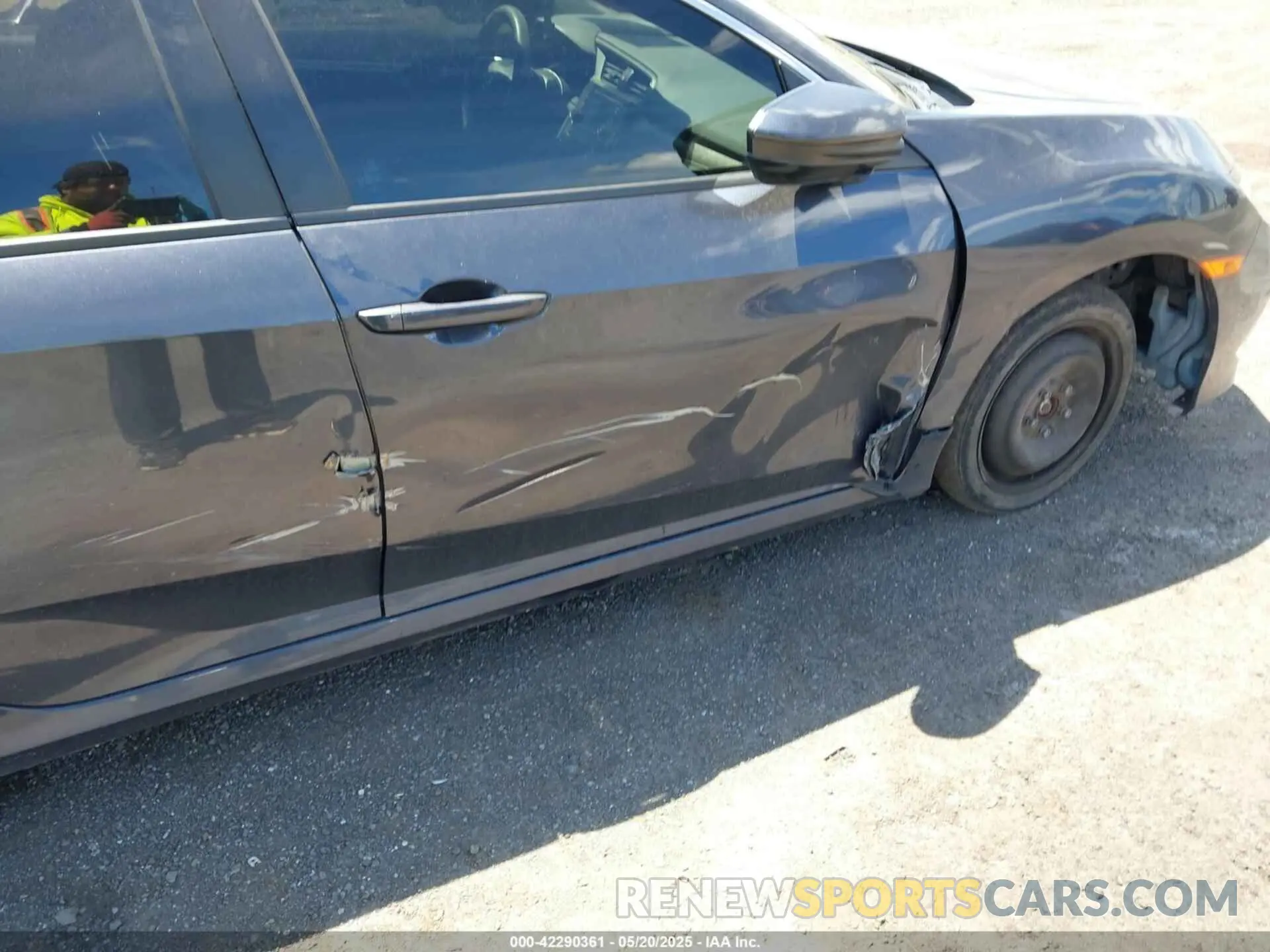 18 Photograph of a damaged car 2HGFC2F61LH567246 HONDA CIVIC 2020