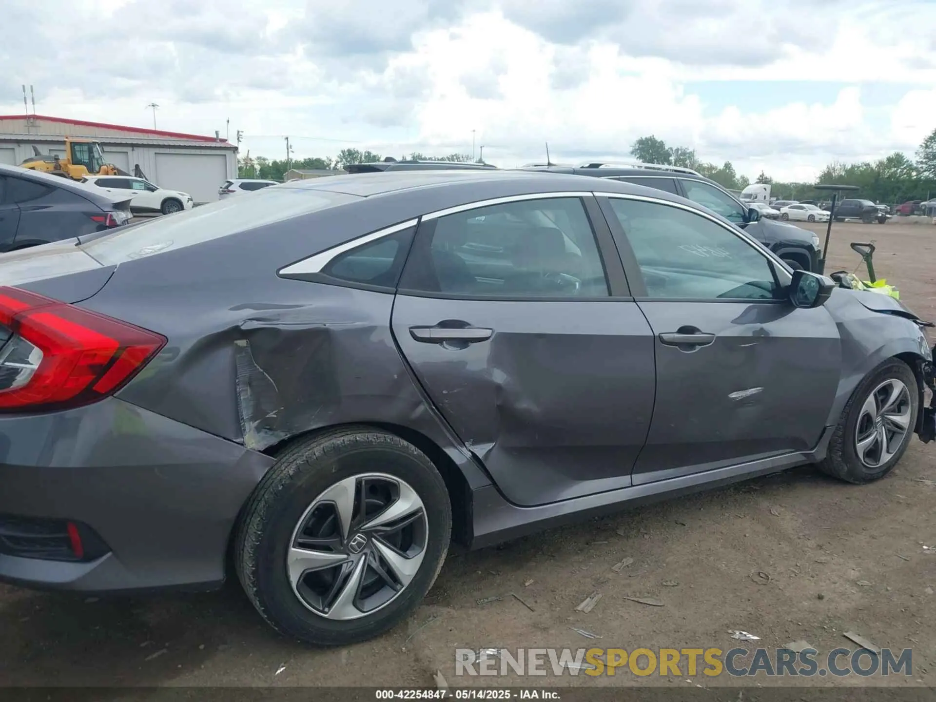 17 Photograph of a damaged car 2HGFC2F62LH547412 HONDA CIVIC 2020