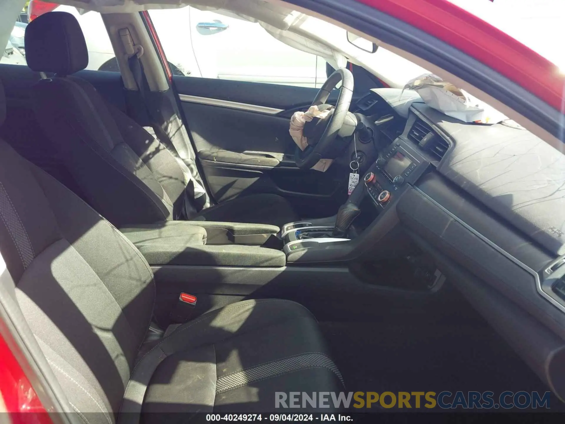 5 Photograph of a damaged car 2HGFC2F62LH553713 HONDA CIVIC 2020