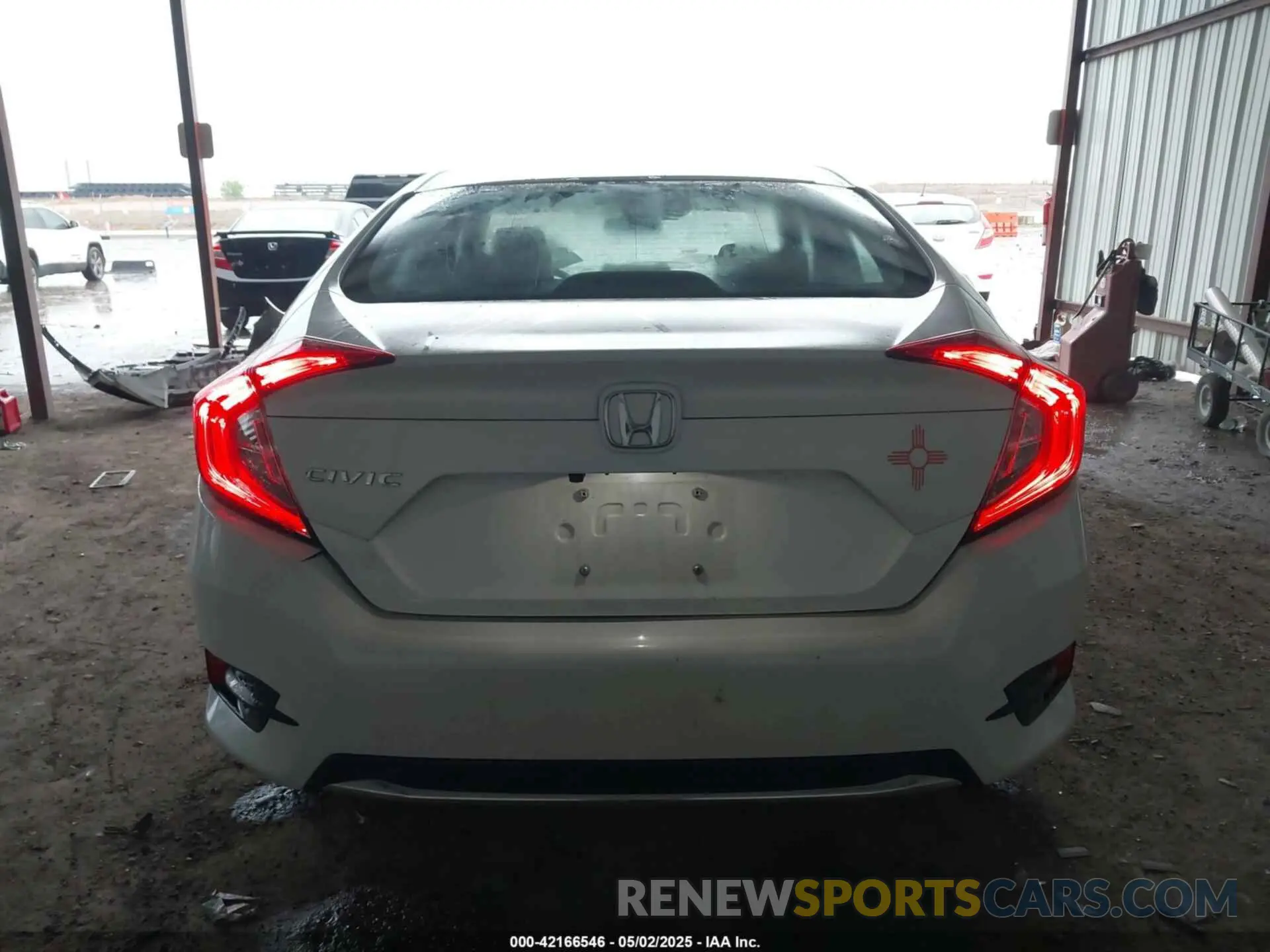 17 Photograph of a damaged car 2HGFC2F62LH555462 HONDA CIVIC 2020
