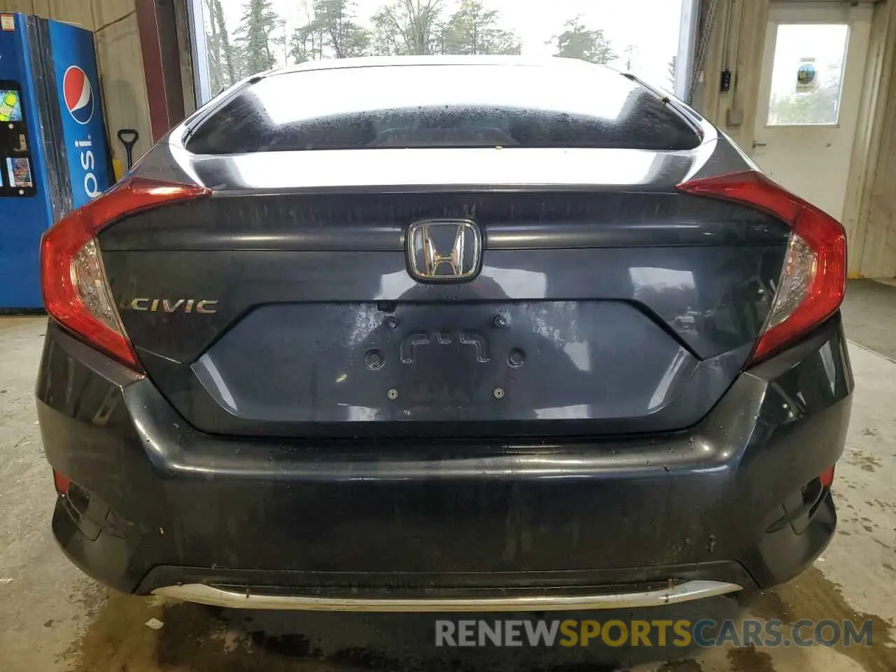 6 Photograph of a damaged car 2HGFC2F62LH564517 HONDA CIVIC 2020