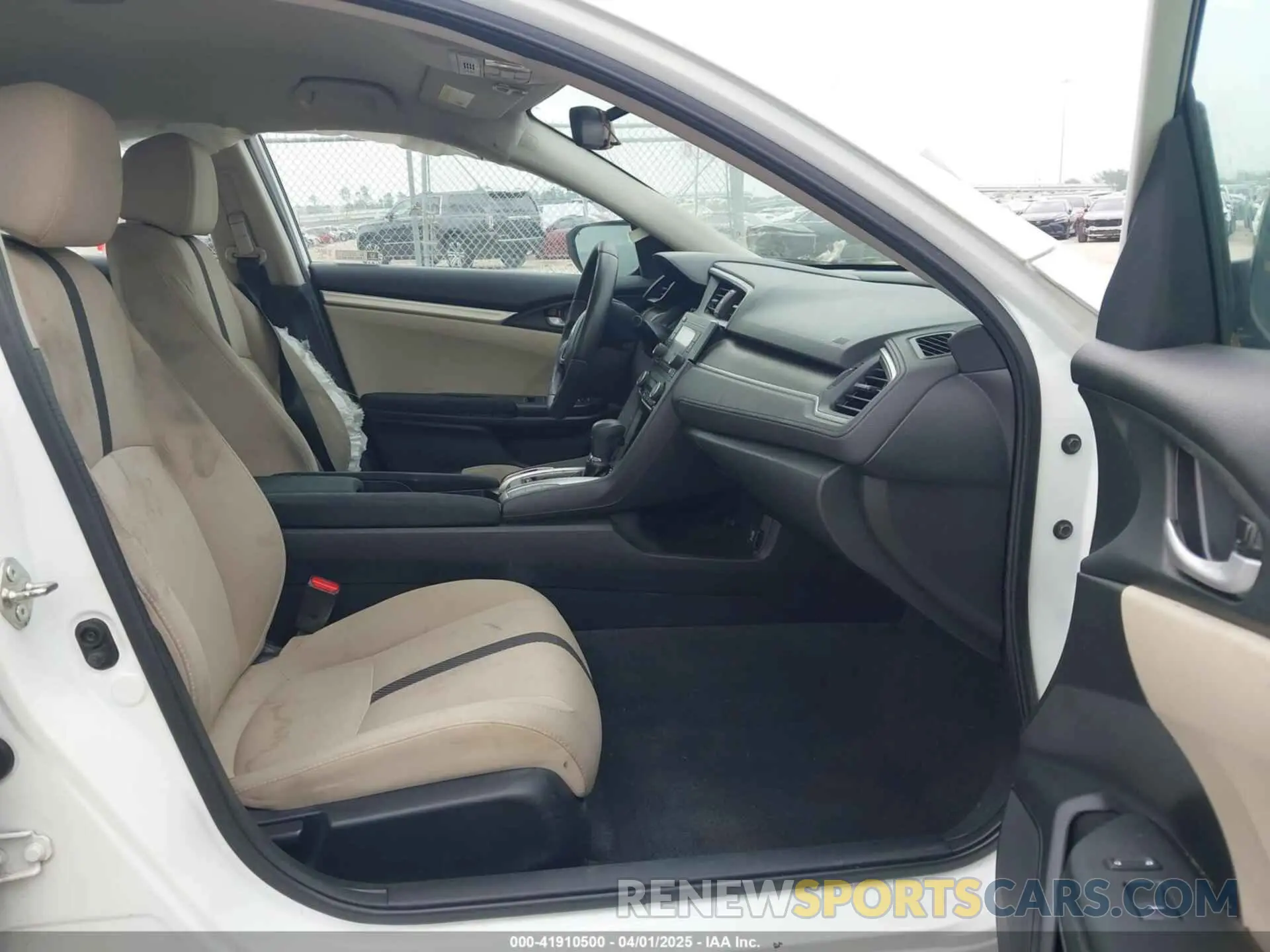 5 Photograph of a damaged car 2HGFC2F63LH514256 HONDA CIVIC 2020