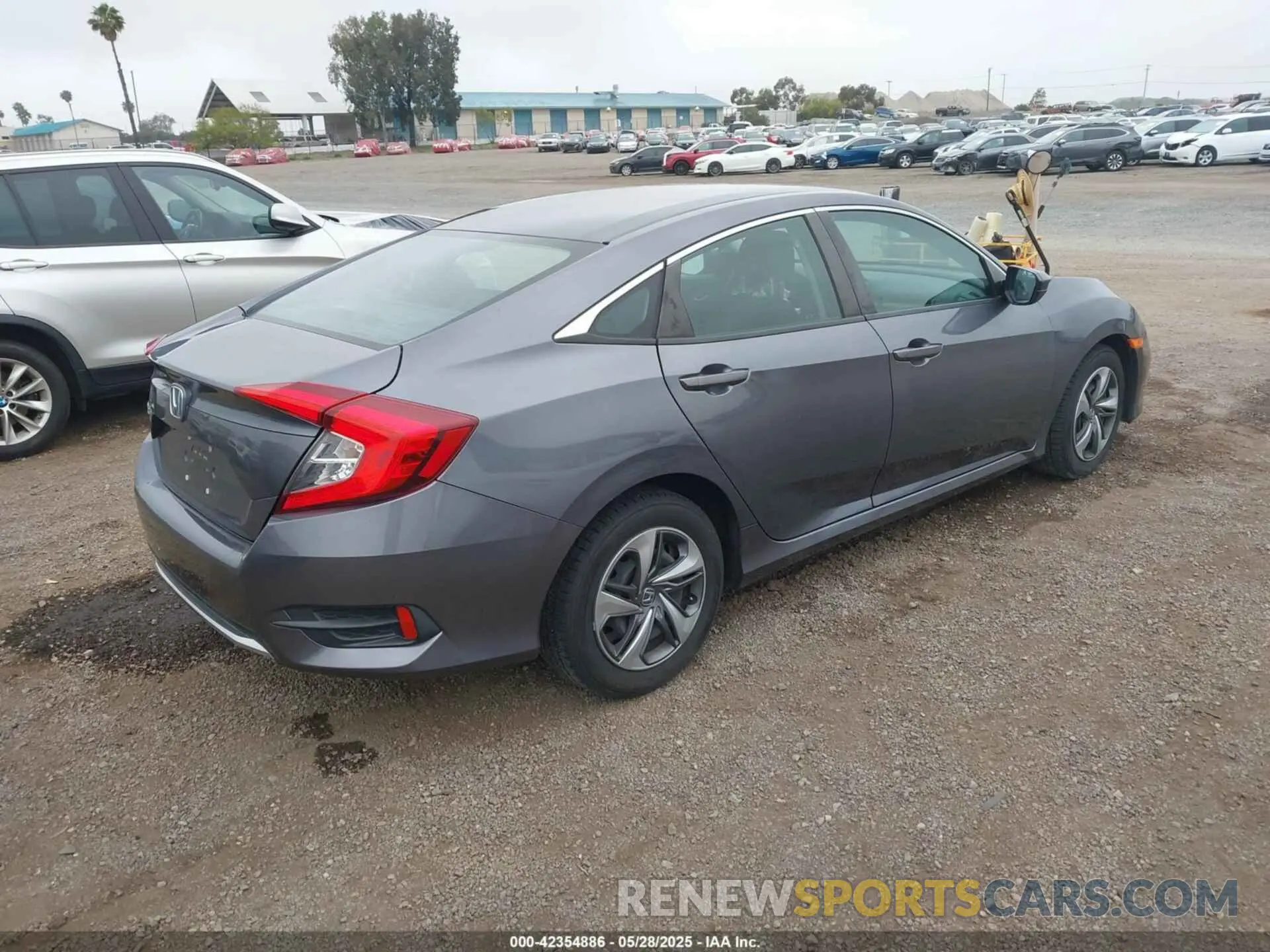 4 Photograph of a damaged car 2HGFC2F63LH567698 HONDA CIVIC 2020
