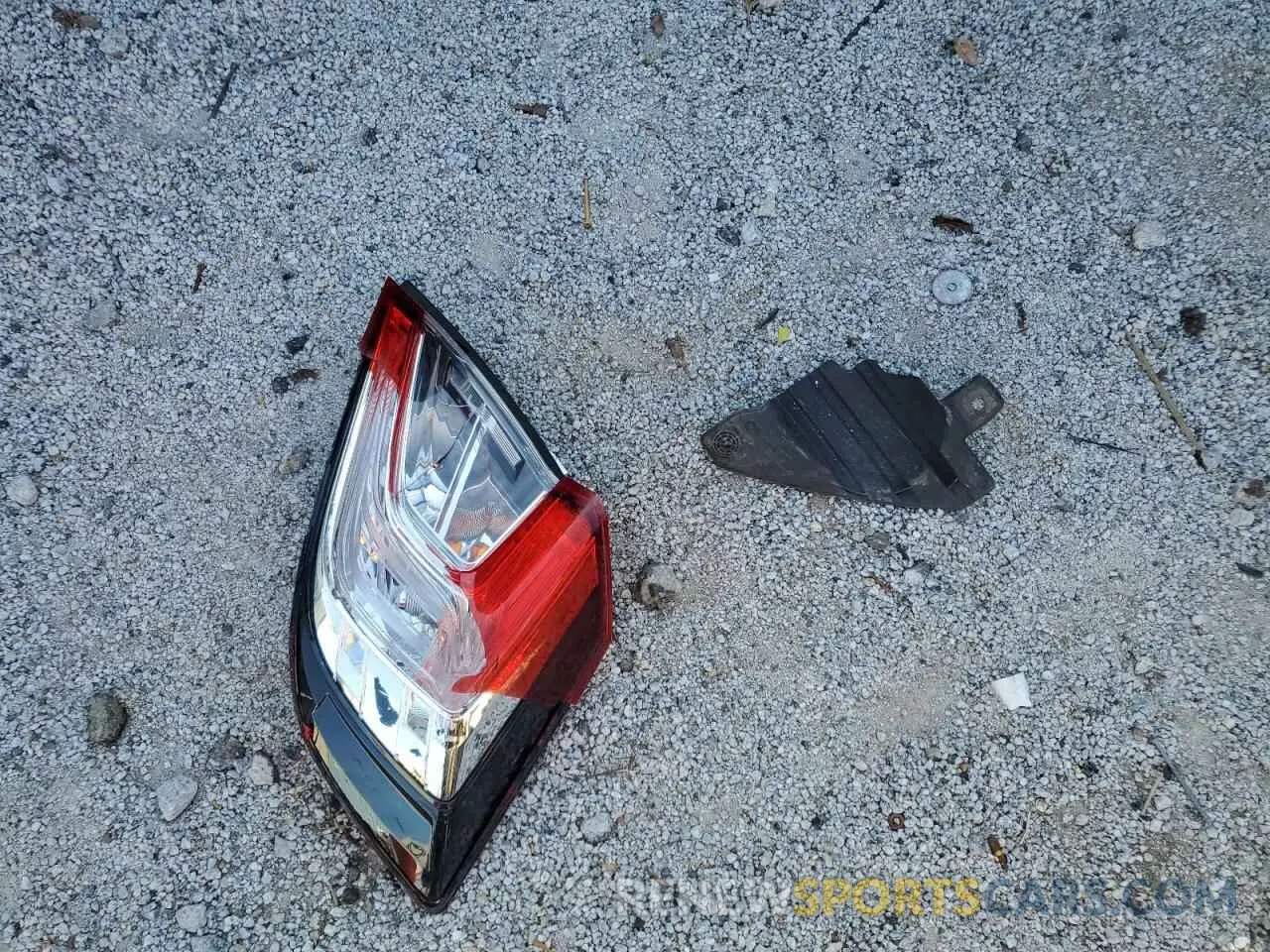 12 Photograph of a damaged car 2HGFC2F63LH586042 HONDA CIVIC 2020