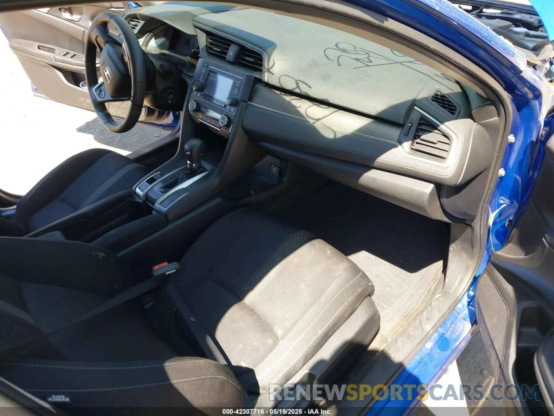 5 Photograph of a damaged car 2HGFC2F64LH504917 HONDA CIVIC 2020