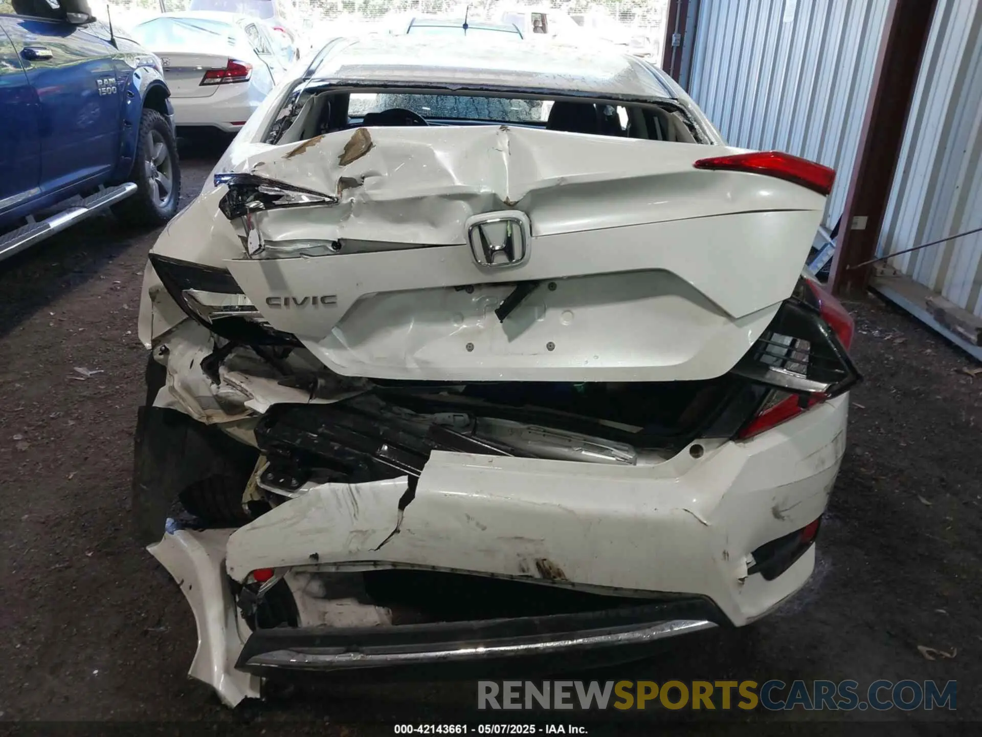 16 Photograph of a damaged car 2HGFC2F64LH509003 HONDA CIVIC 2020