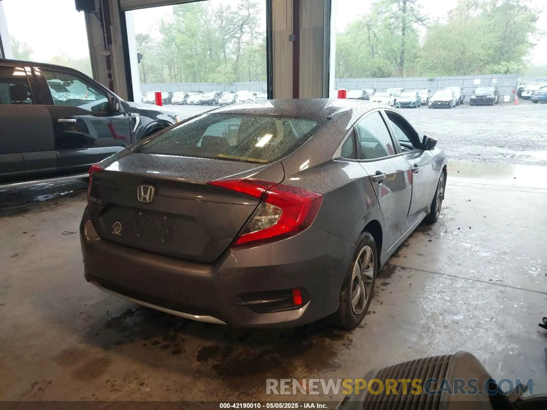 4 Photograph of a damaged car 2HGFC2F64LH525248 HONDA CIVIC 2020