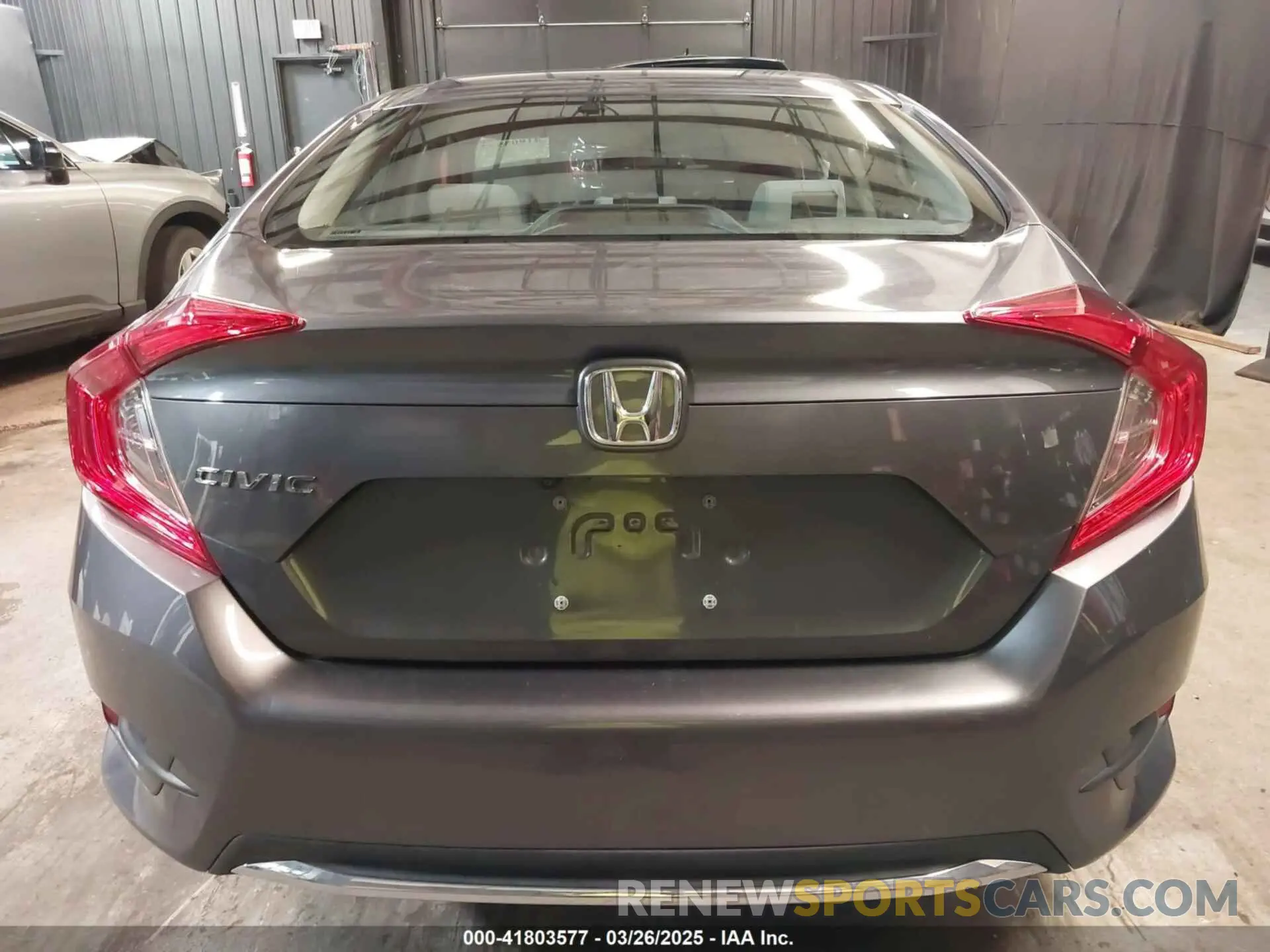 17 Photograph of a damaged car 2HGFC2F65LH525081 HONDA CIVIC 2020