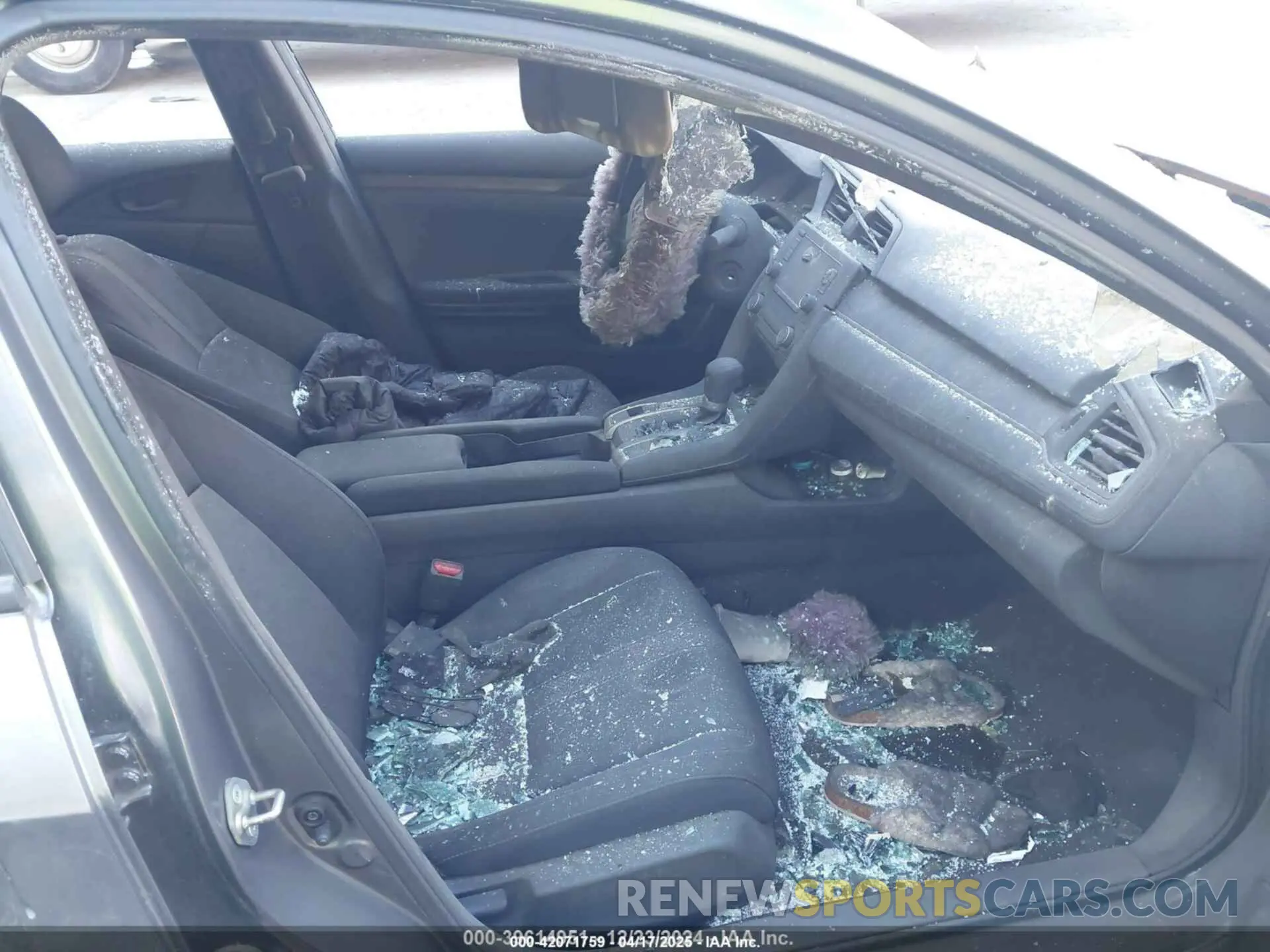 5 Photograph of a damaged car 2HGFC2F65LH530958 HONDA CIVIC 2020