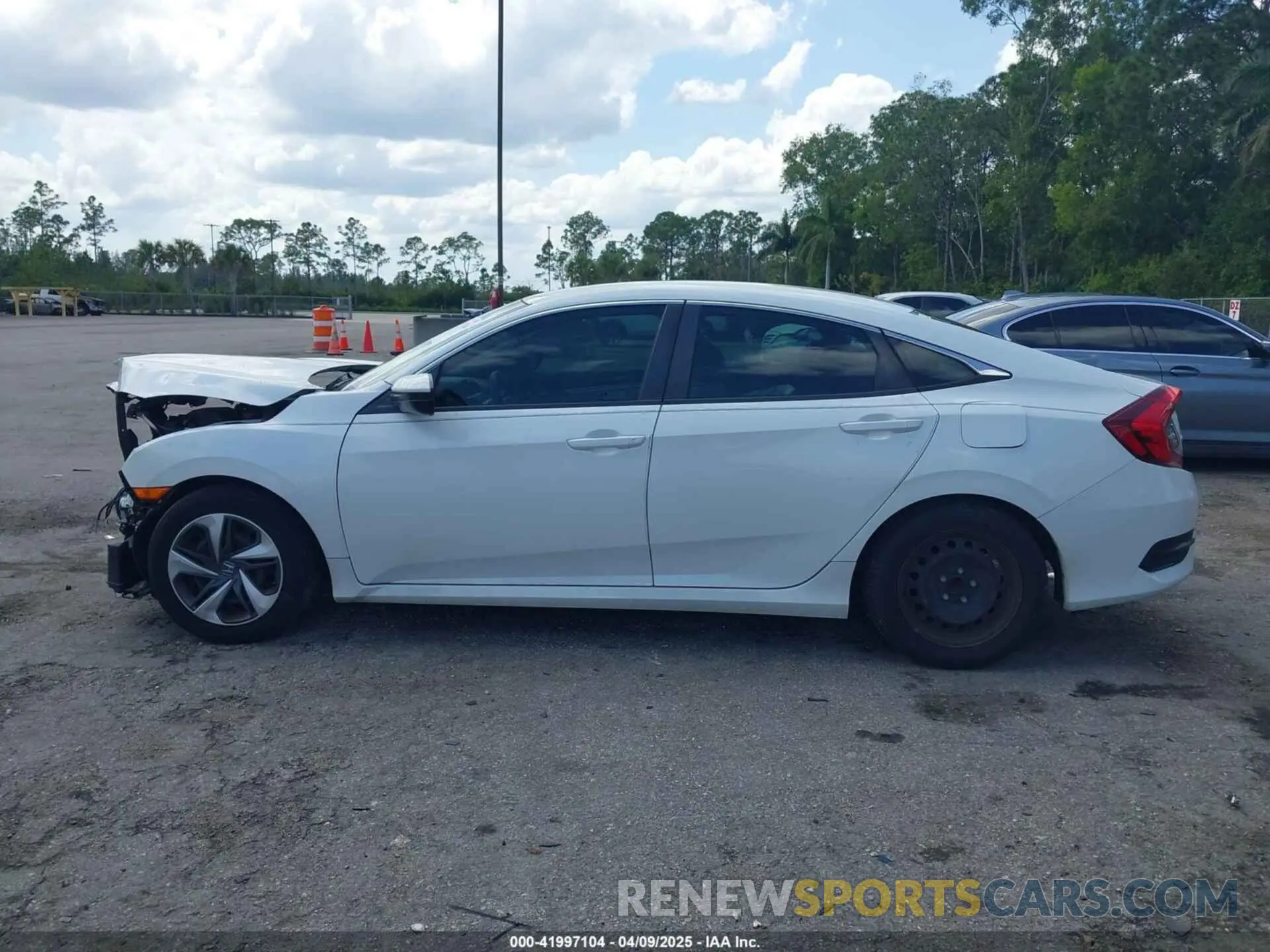 15 Photograph of a damaged car 2HGFC2F65LH531818 HONDA CIVIC 2020