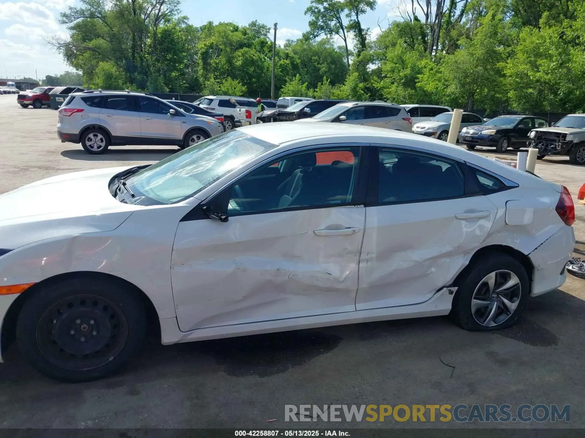 6 Photograph of a damaged car 2HGFC2F65LH537800 HONDA CIVIC 2020