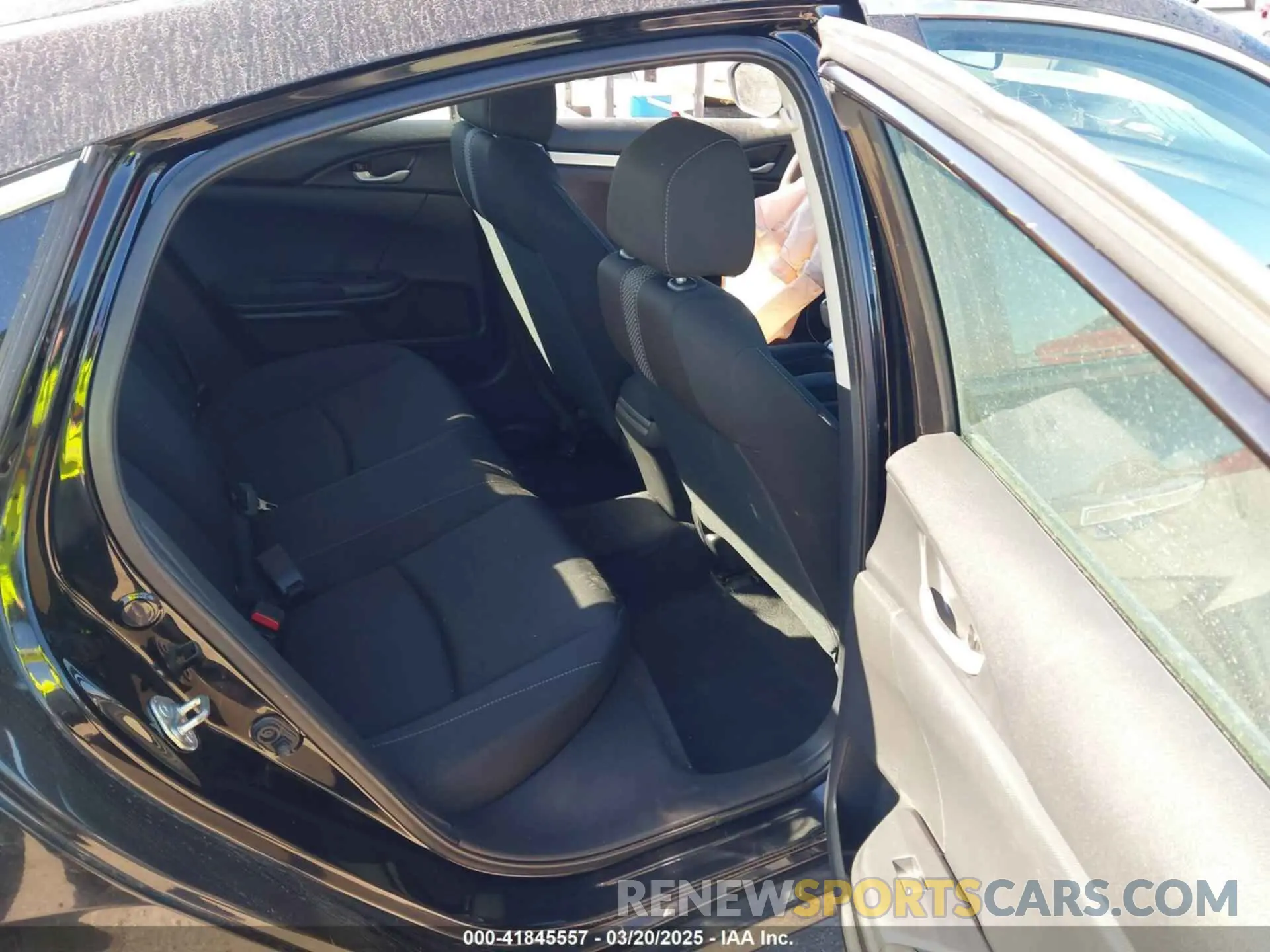 8 Photograph of a damaged car 2HGFC2F65LH564964 HONDA CIVIC 2020