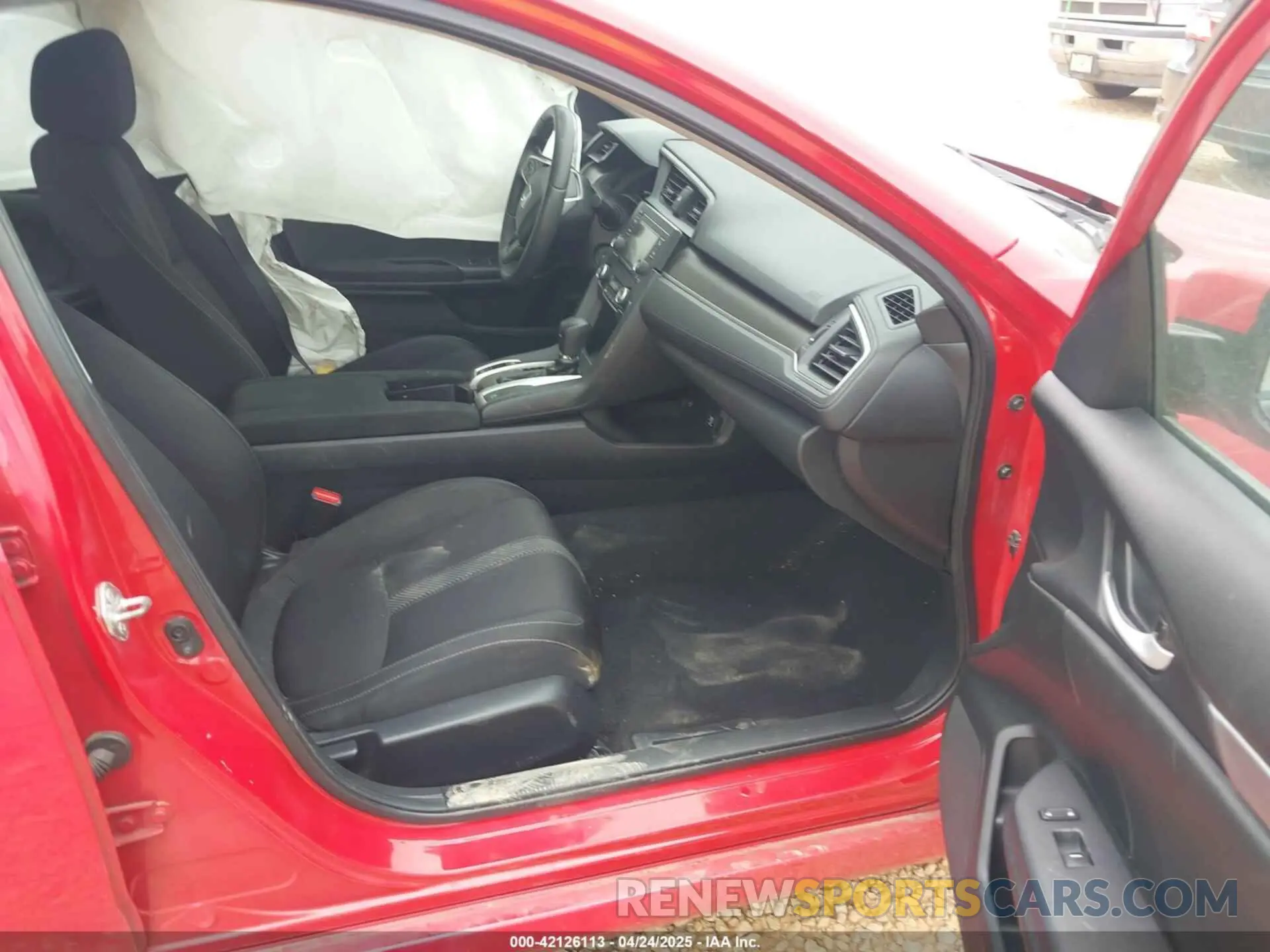 5 Photograph of a damaged car 2HGFC2F65LH569081 HONDA CIVIC 2020