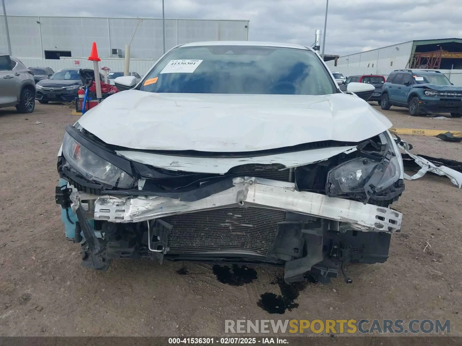 6 Photograph of a damaged car 2HGFC2F68LH556048 HONDA CIVIC 2020