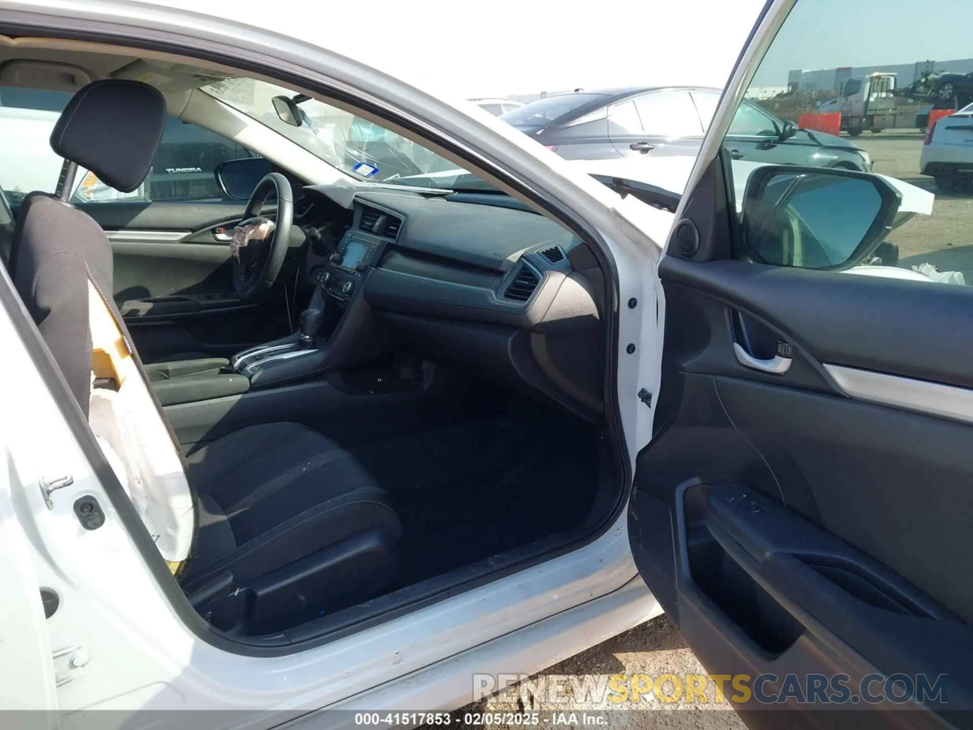 5 Photograph of a damaged car 2HGFC2F68LH565560 HONDA CIVIC 2020