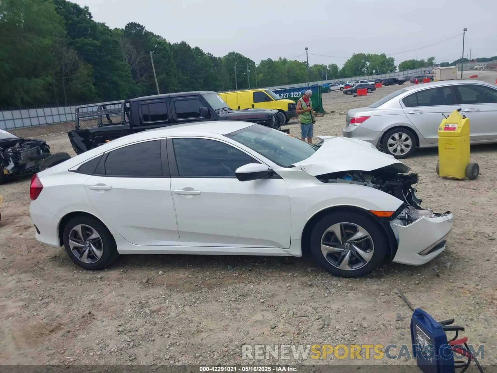 13 Photograph of a damaged car 2HGFC2F69LH520322 HONDA CIVIC 2020