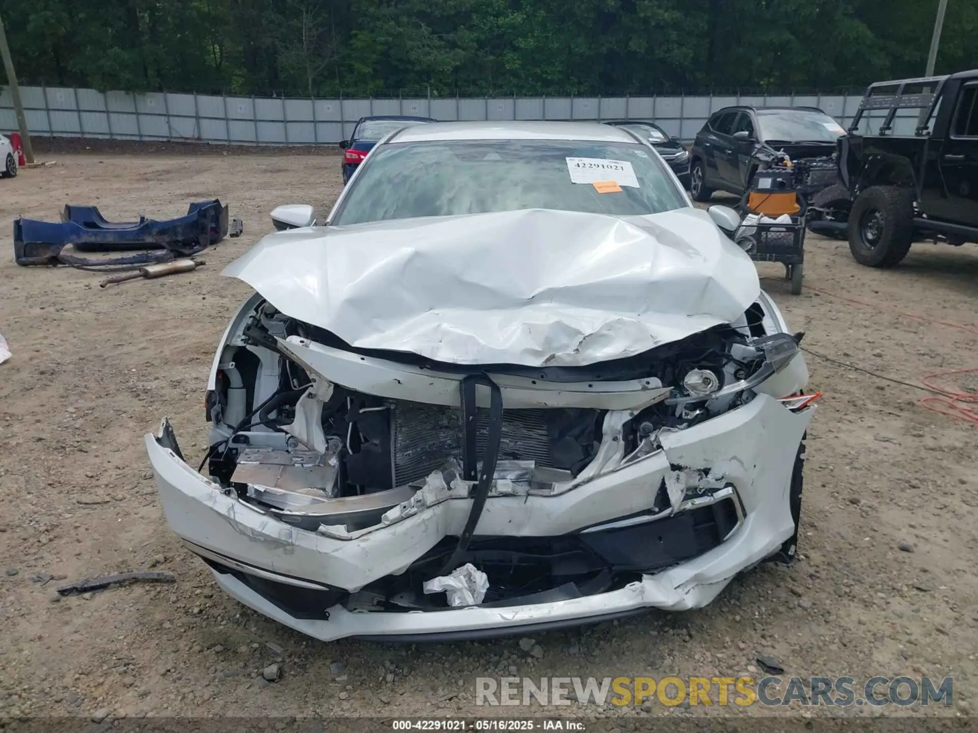 6 Photograph of a damaged car 2HGFC2F69LH520322 HONDA CIVIC 2020