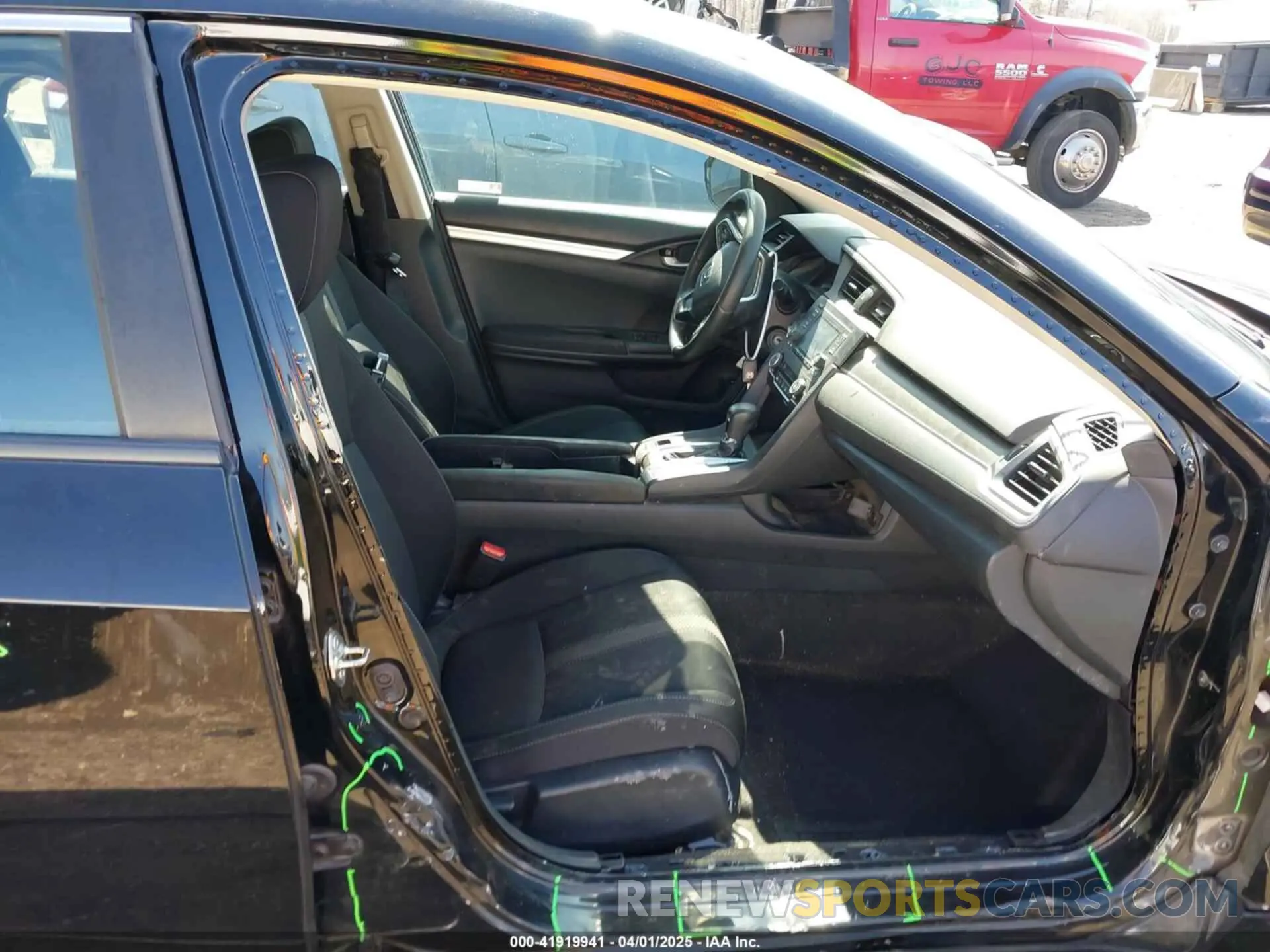 5 Photograph of a damaged car 2HGFC2F69LH532499 HONDA CIVIC 2020