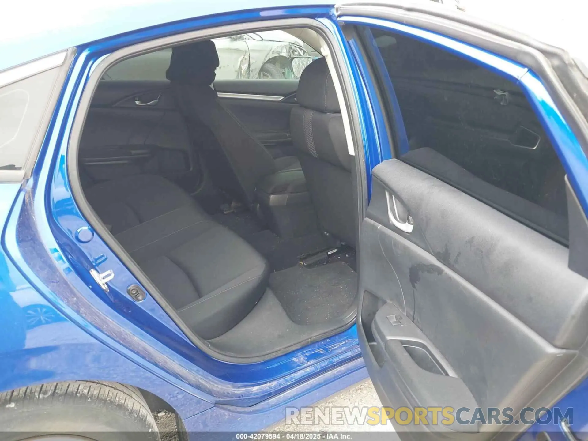8 Photograph of a damaged car 2HGFC2F69LH550744 HONDA CIVIC 2020