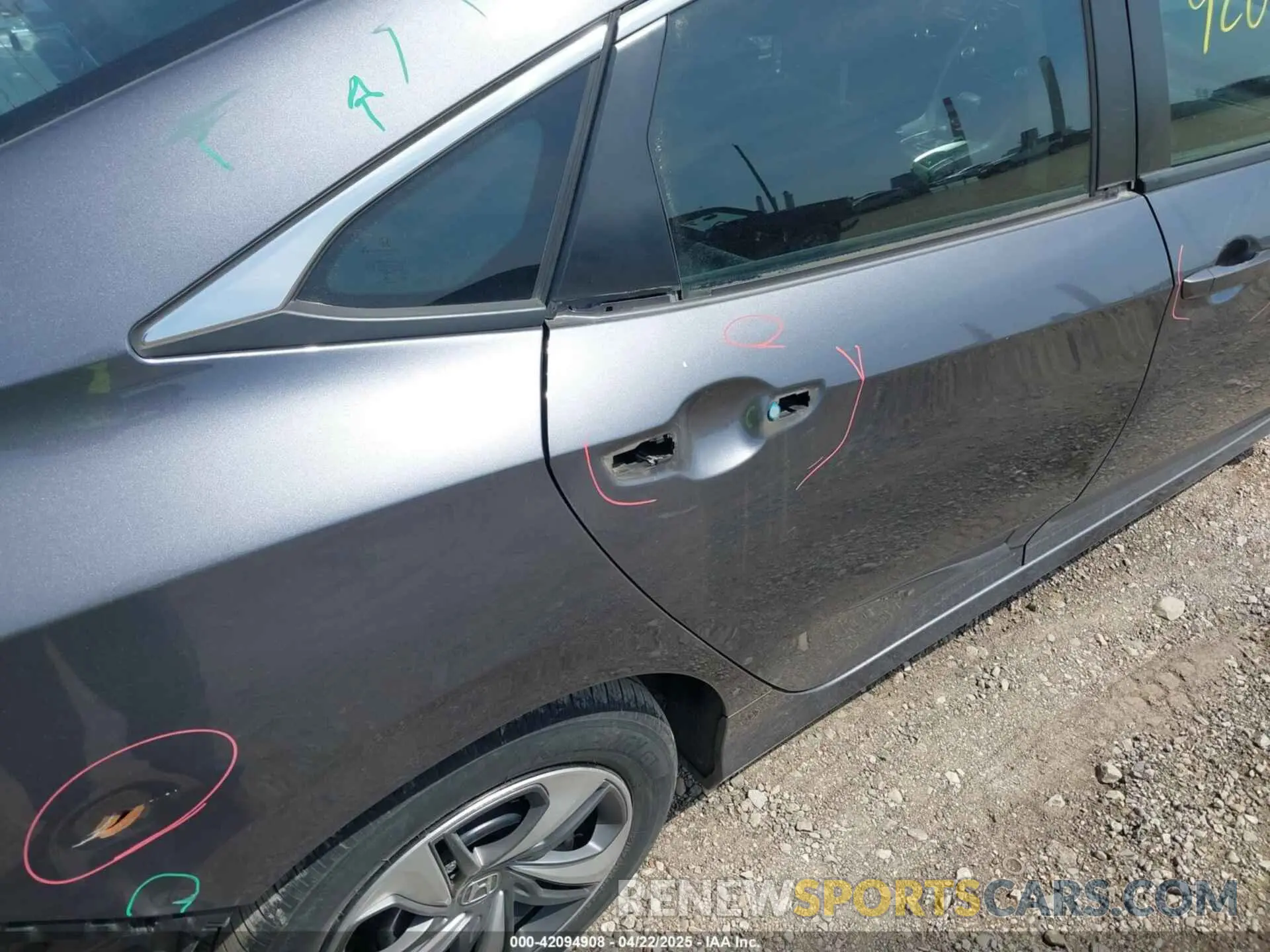 17 Photograph of a damaged car 2HGFC2F69LH570685 HONDA CIVIC 2020