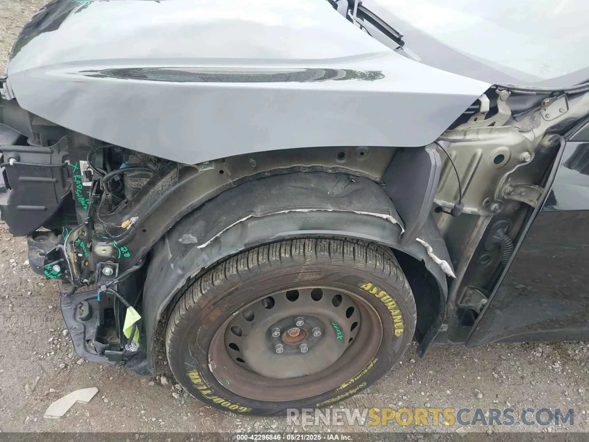 6 Photograph of a damaged car 2HGFC2F69LH601577 HONDA CIVIC 2020