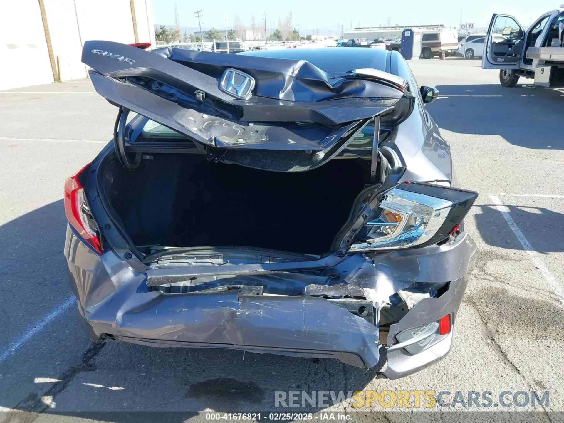 6 Photograph of a damaged car 2HGFC2F6XLH517445 HONDA CIVIC 2020
