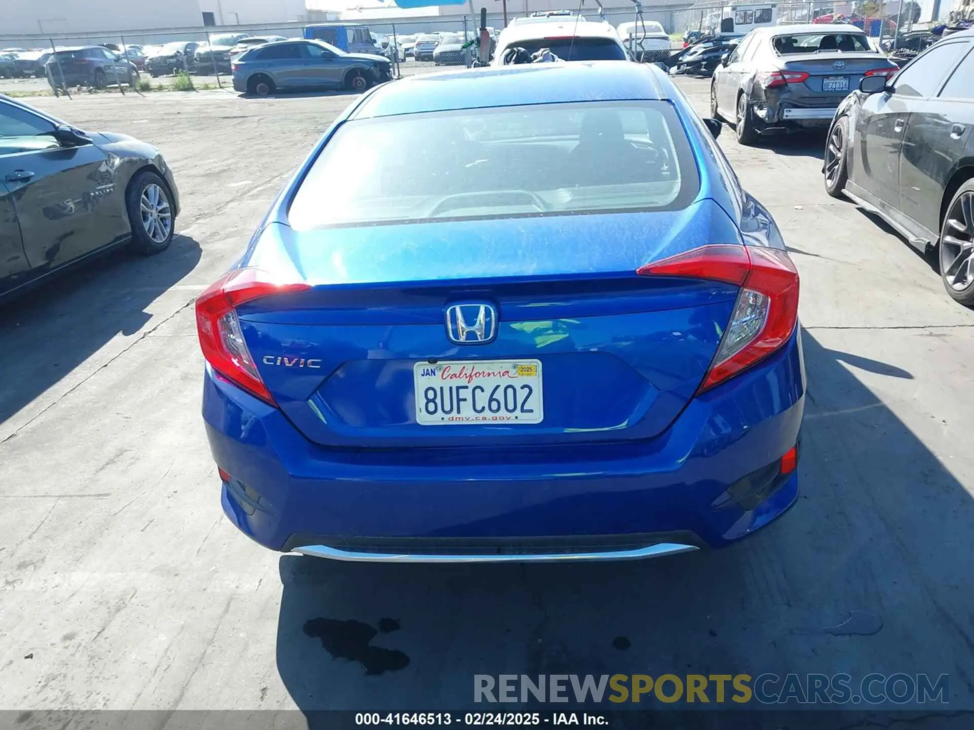17 Photograph of a damaged car 2HGFC2F6XLH527831 HONDA CIVIC 2020