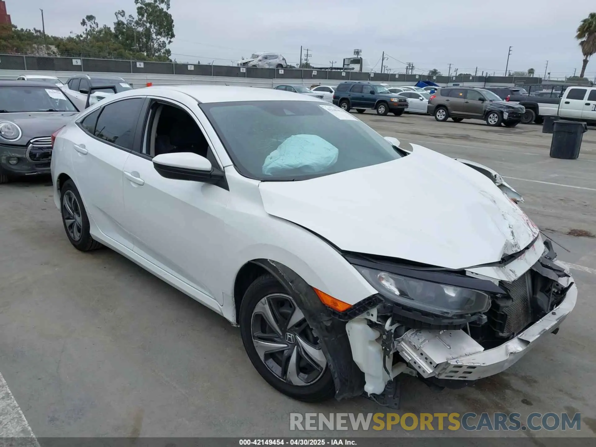 1 Photograph of a damaged car 2HGFC2F6XLH530681 HONDA CIVIC 2020