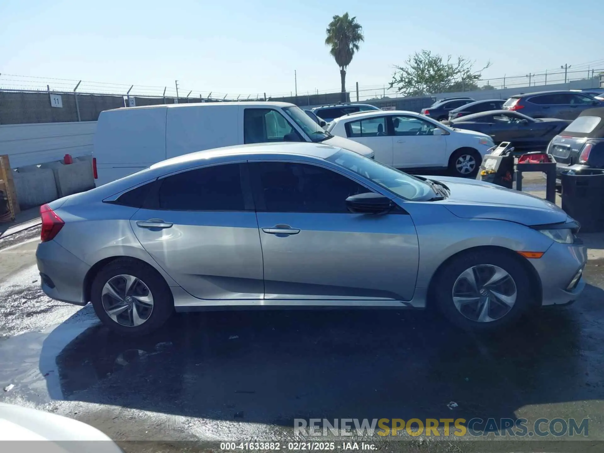 13 Photograph of a damaged car 2HGFC2F6XLH533726 HONDA CIVIC 2020