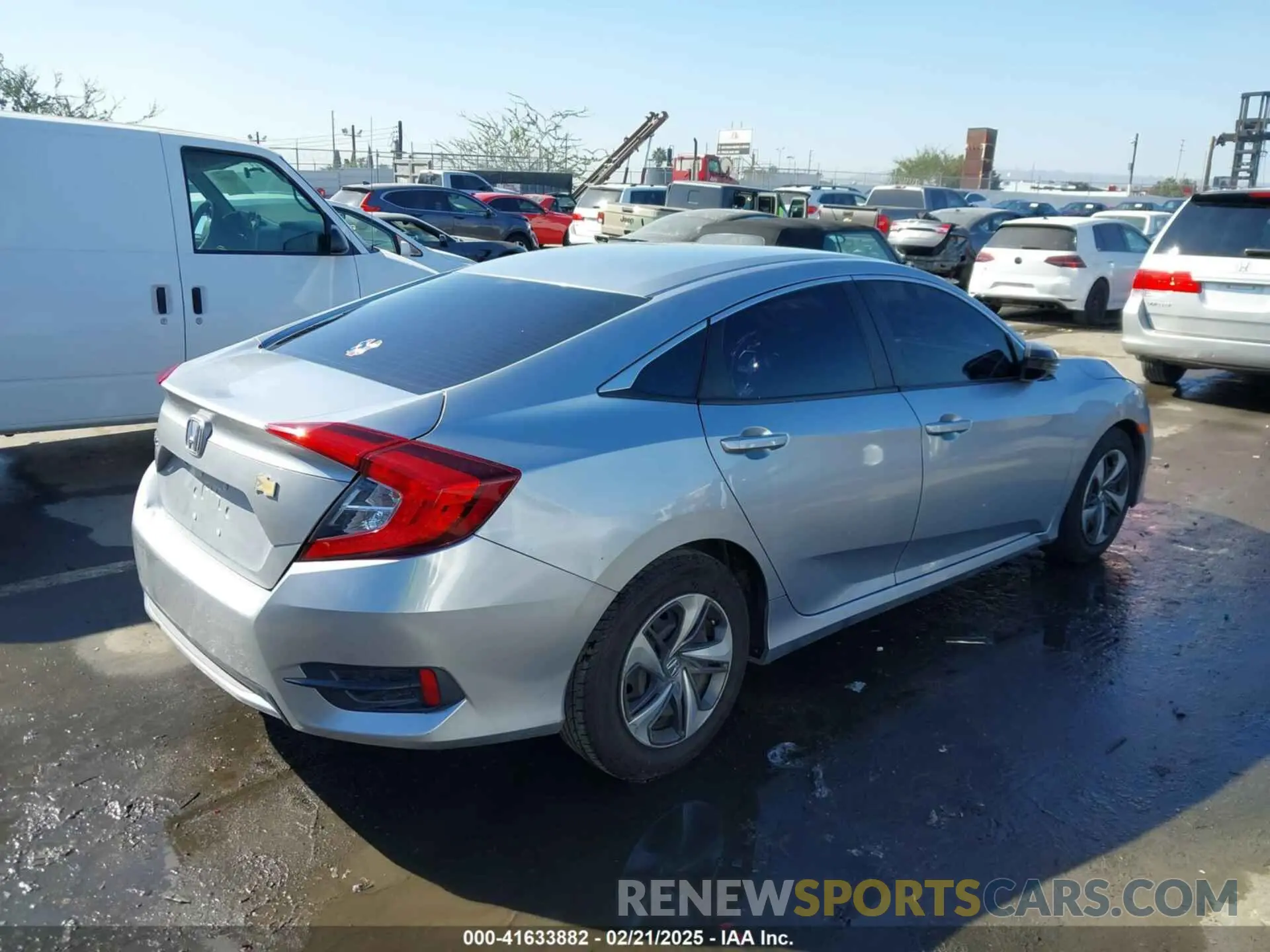 4 Photograph of a damaged car 2HGFC2F6XLH533726 HONDA CIVIC 2020